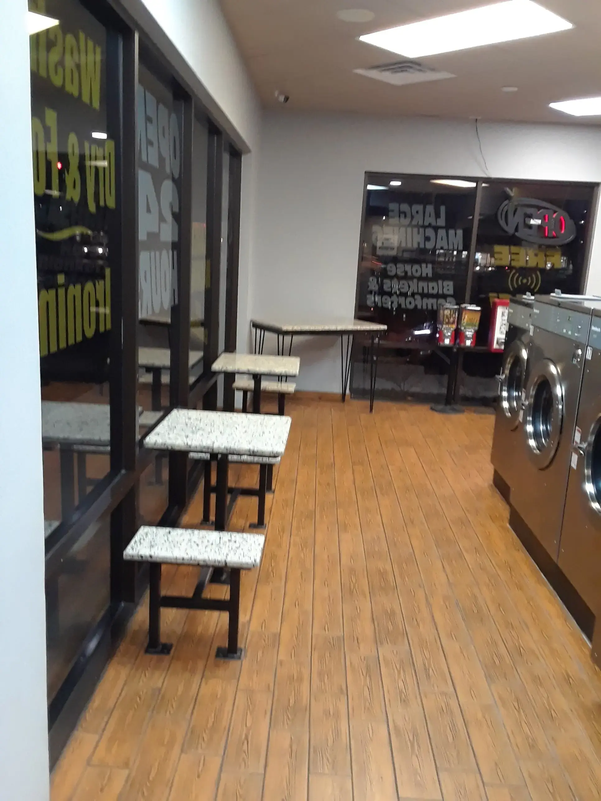 Spin City Laundry - Image 14