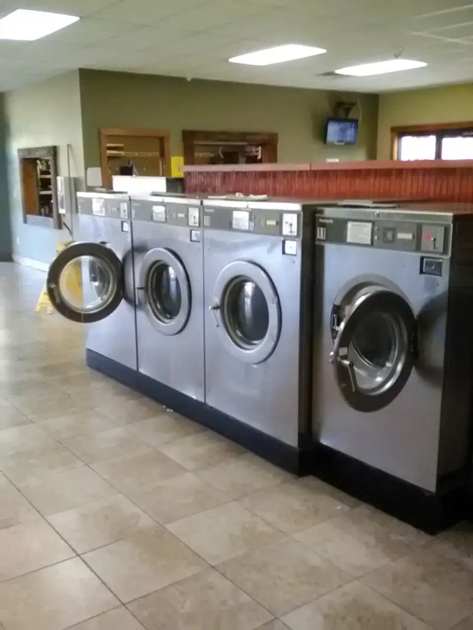 Spin City Laundry - Image 2