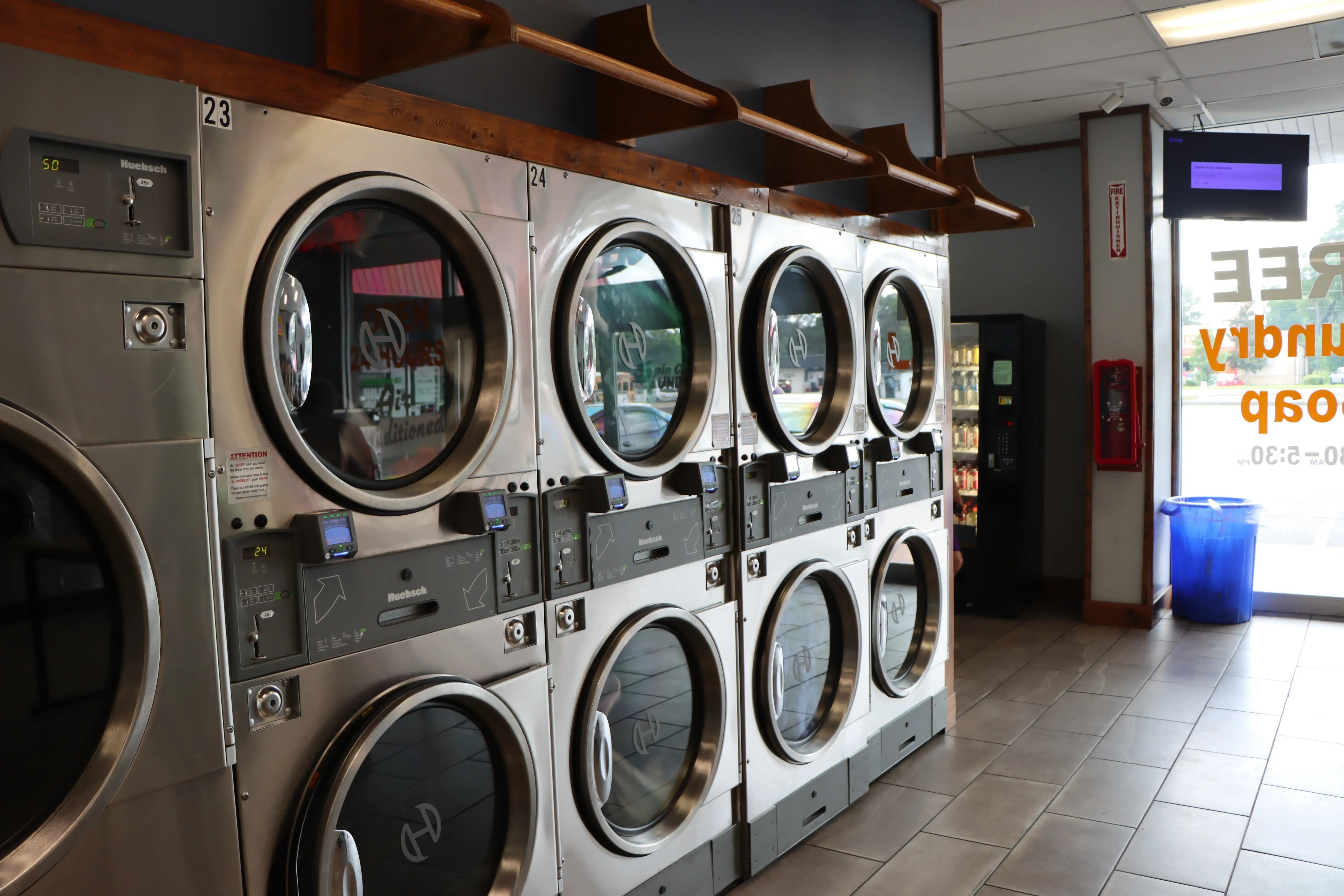 Spin City Laundry thumbnail 2