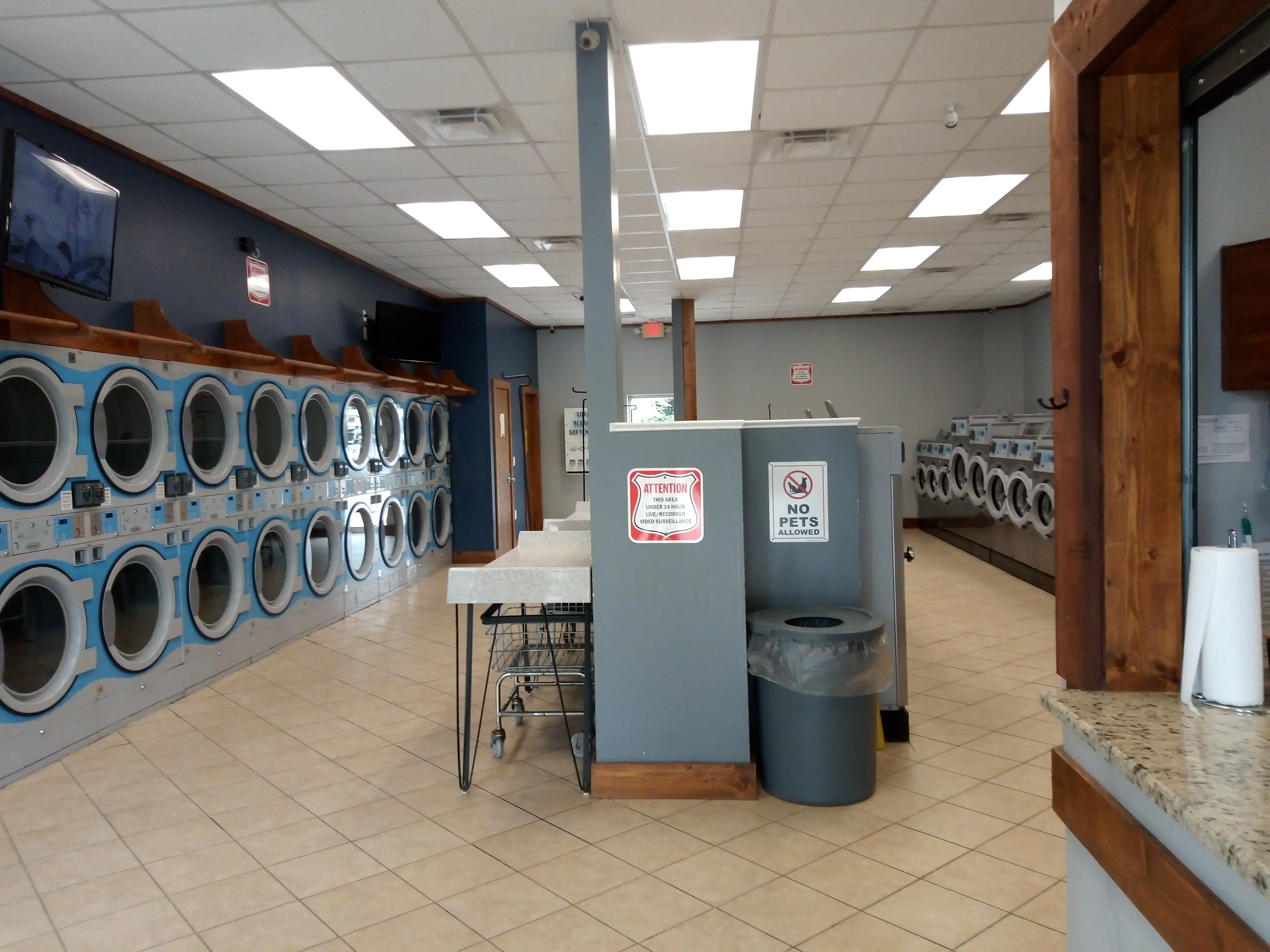 Spin City Laundry - Image 19