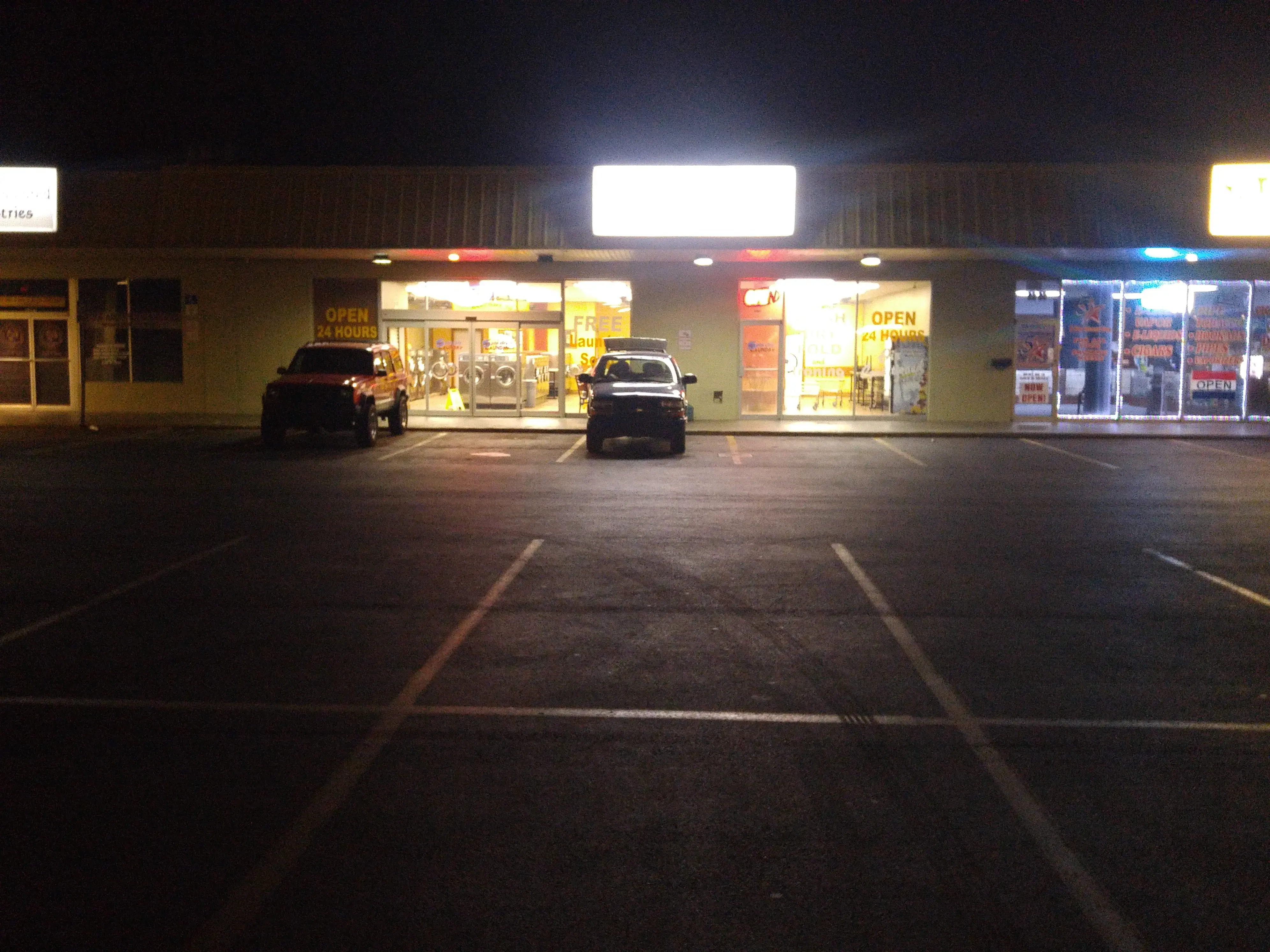 Spin City Laundry - Image 14