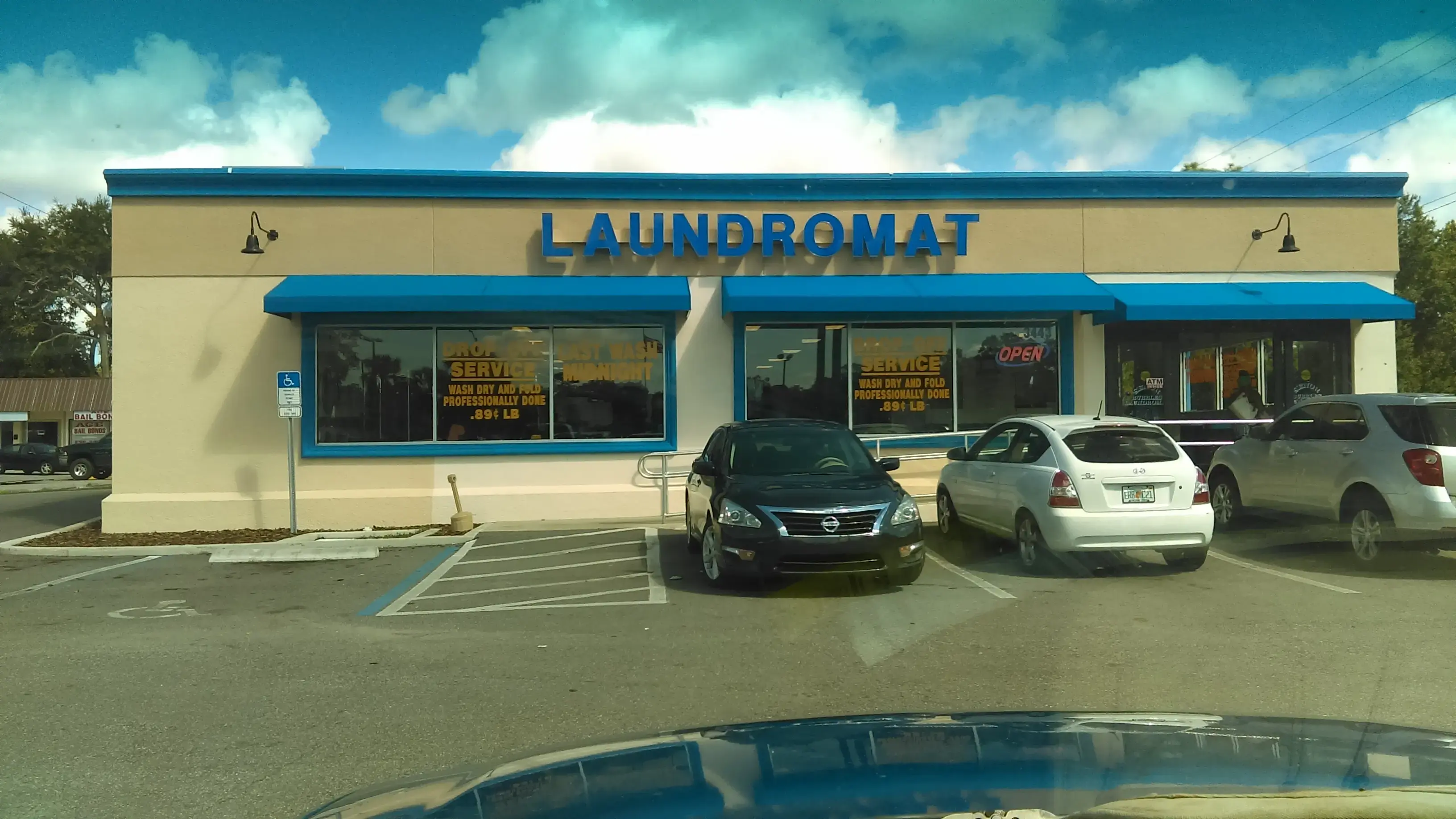 Spin City Laundry - Image 7