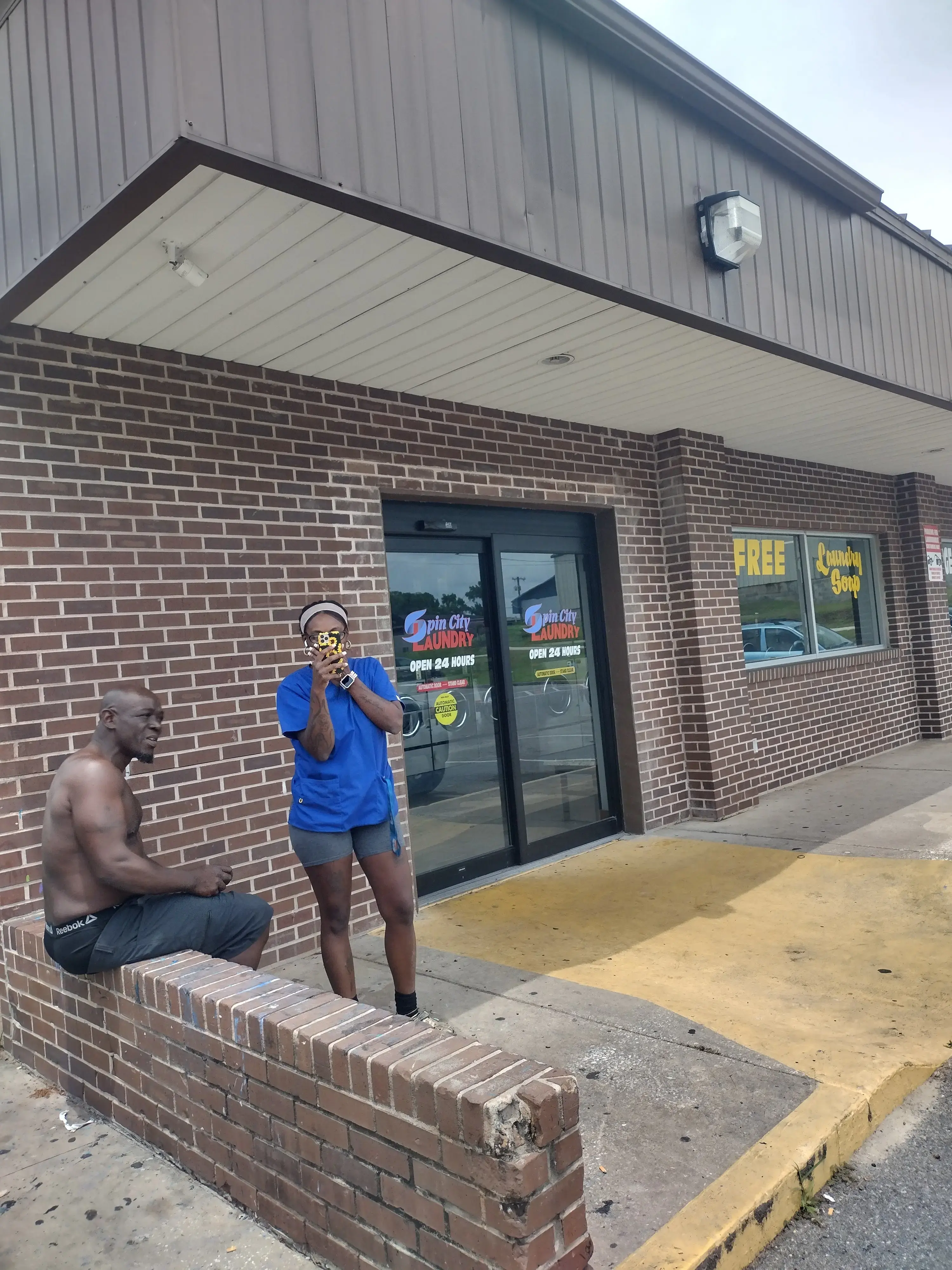 Spin City Laundry - Image 18