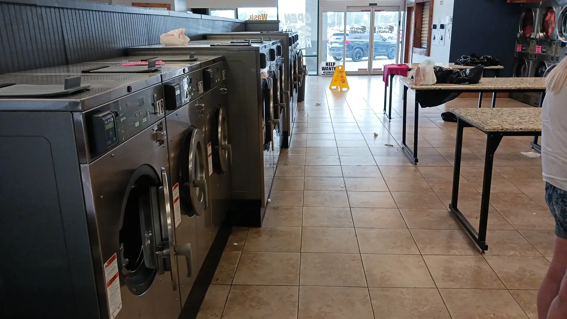 Spin City Laundry - Image 12
