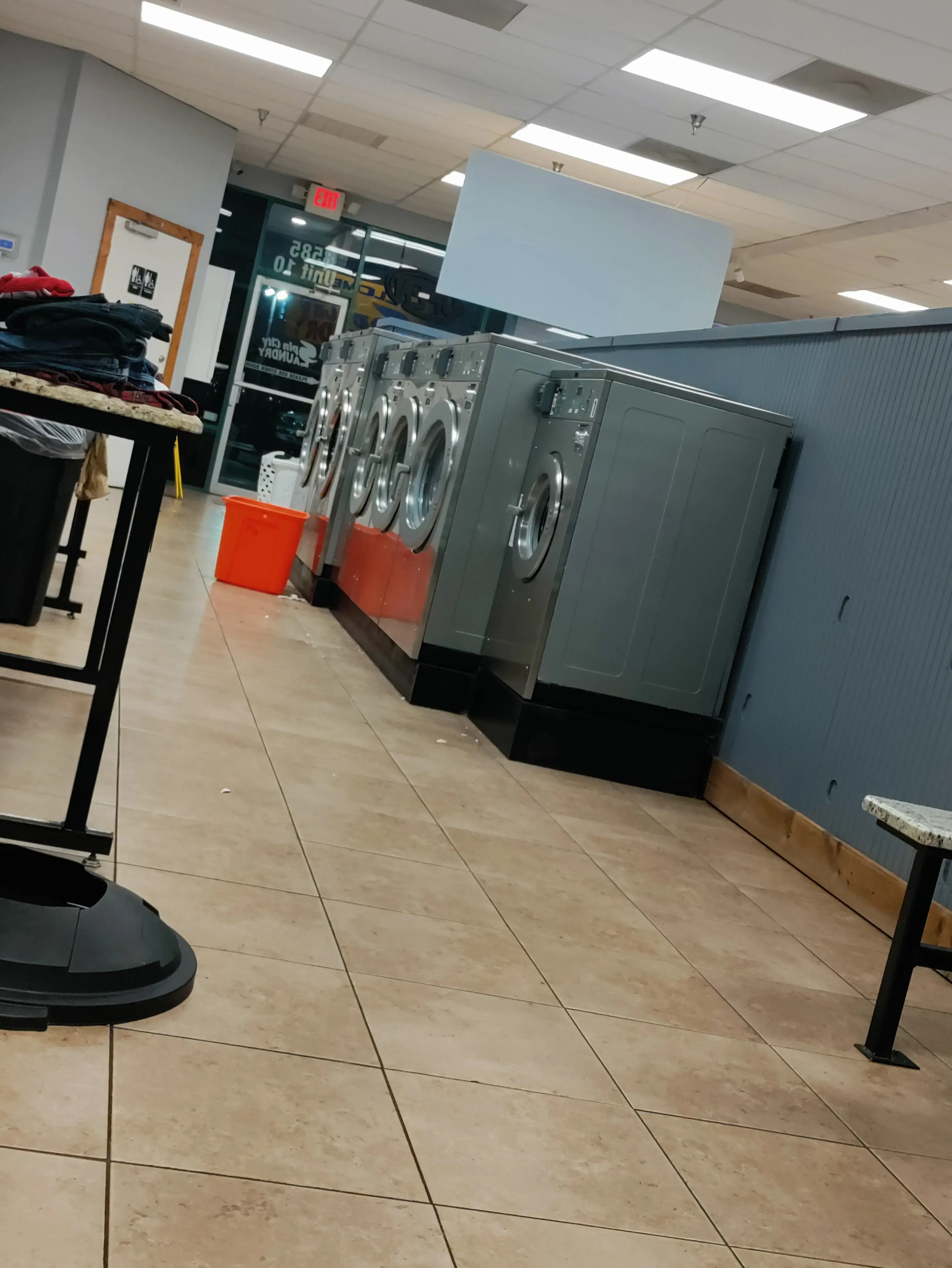 Spin City Laundry - Image 18