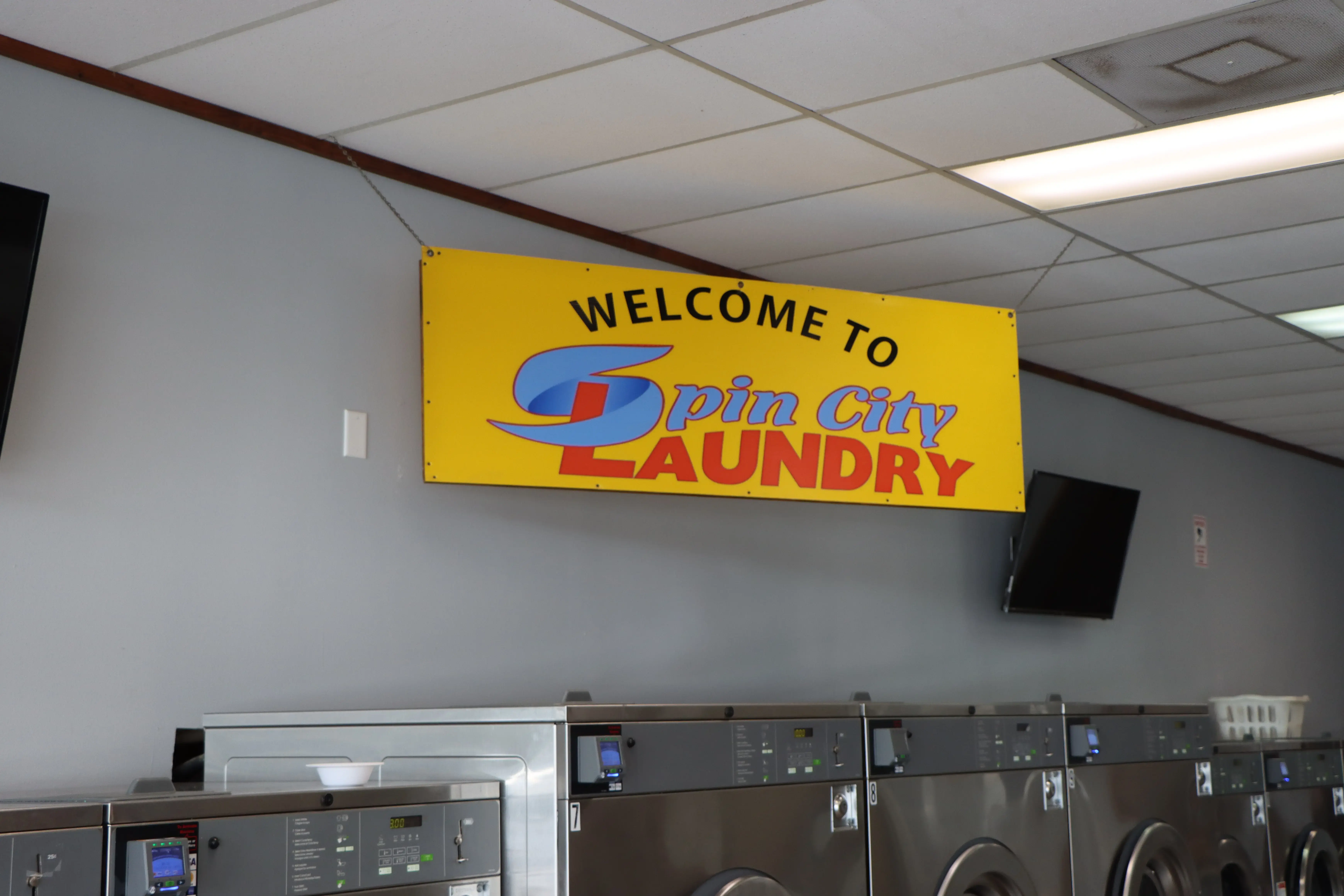 Spin City Laundry thumbnail 3