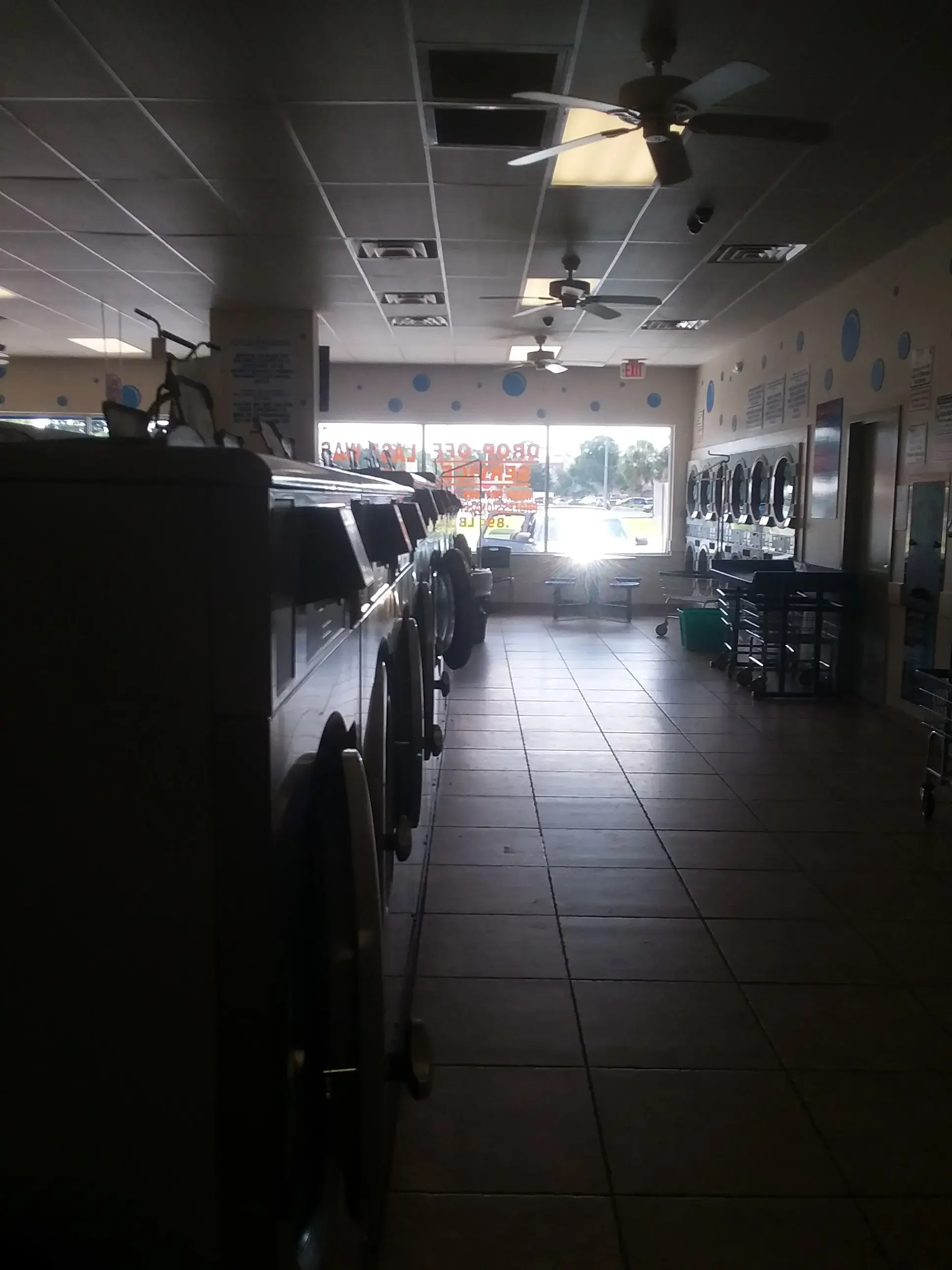 Spin City Laundry - Image 15