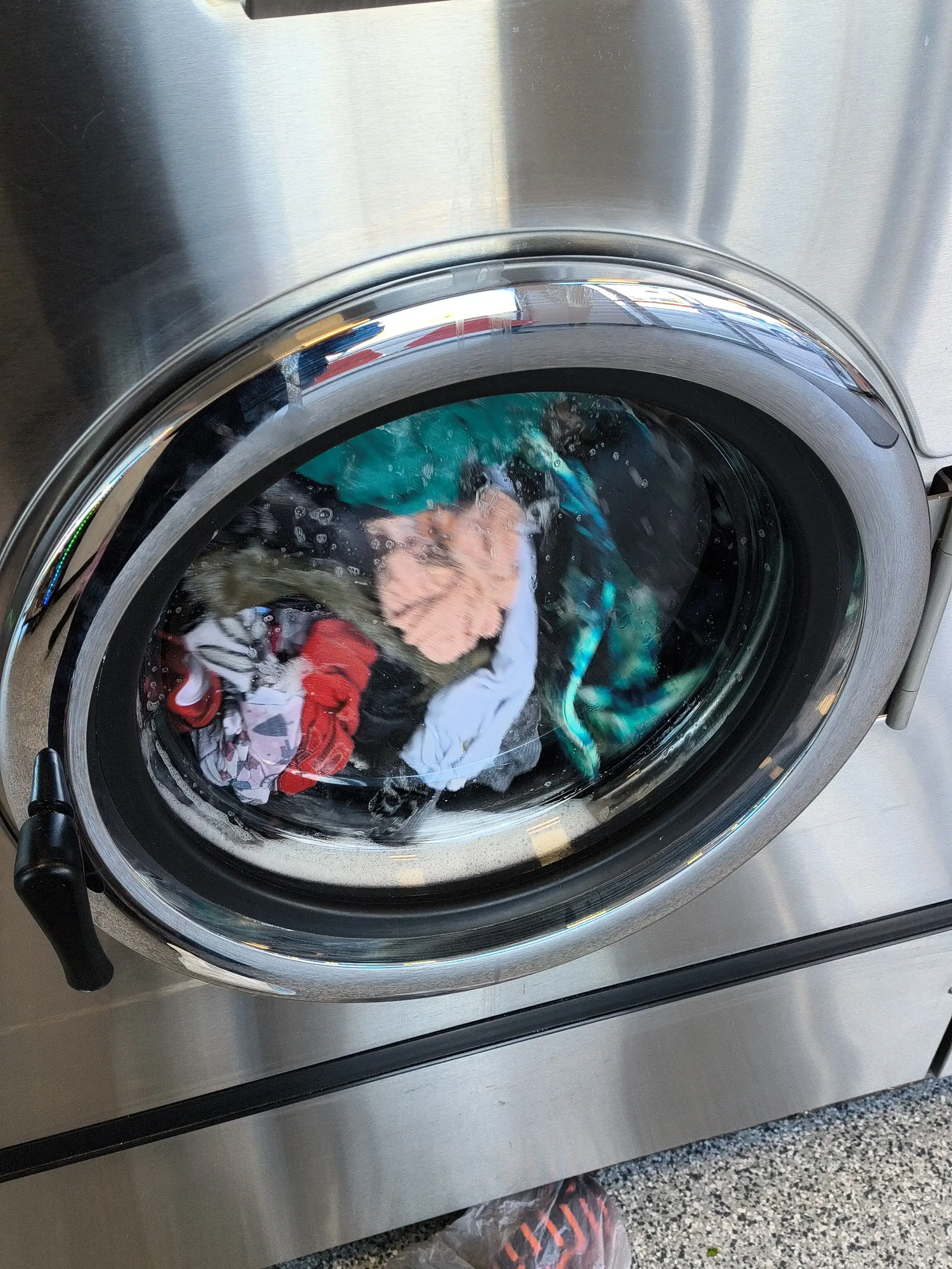 Spin City Laundry - Image 13