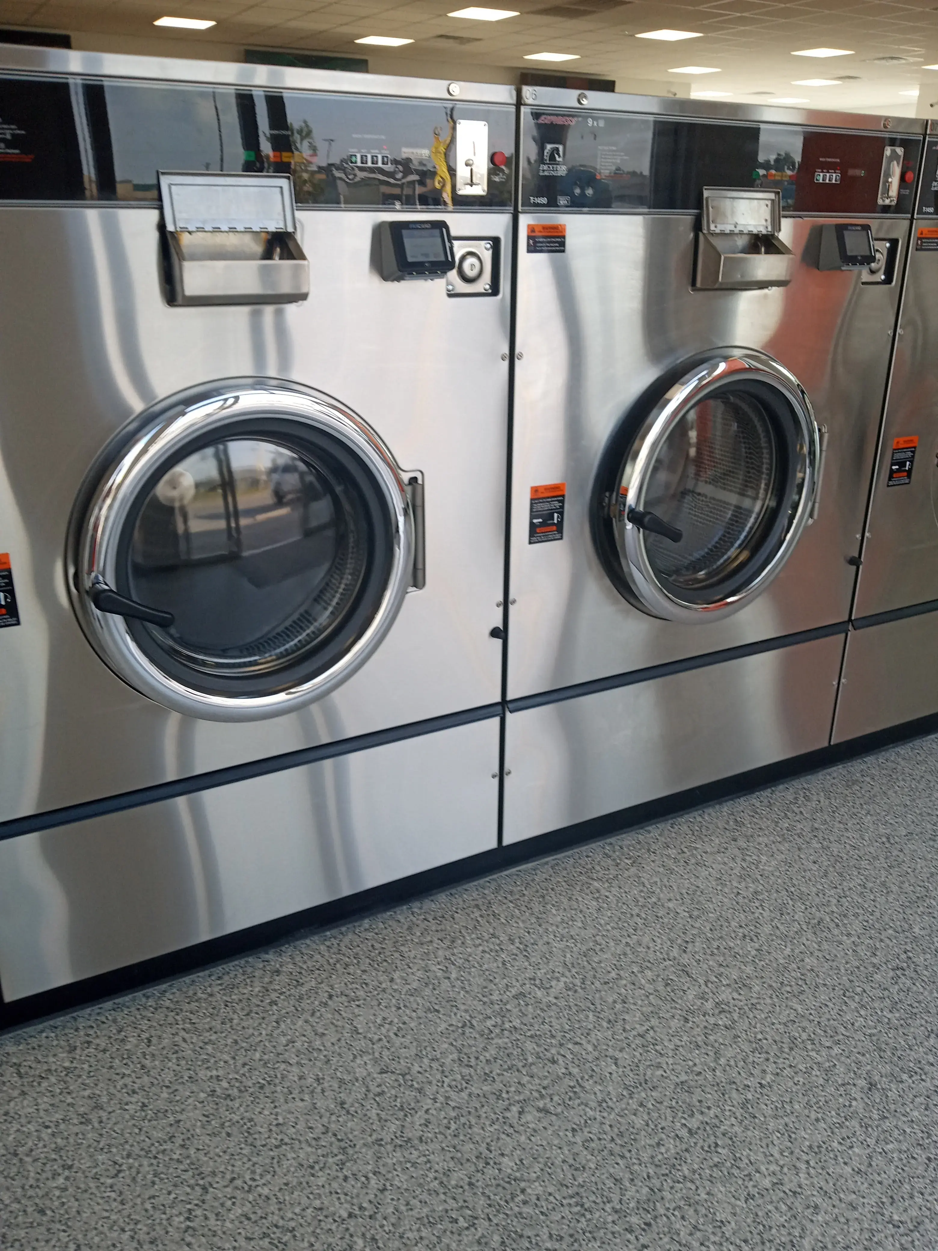 Spin City Laundry - Image 16
