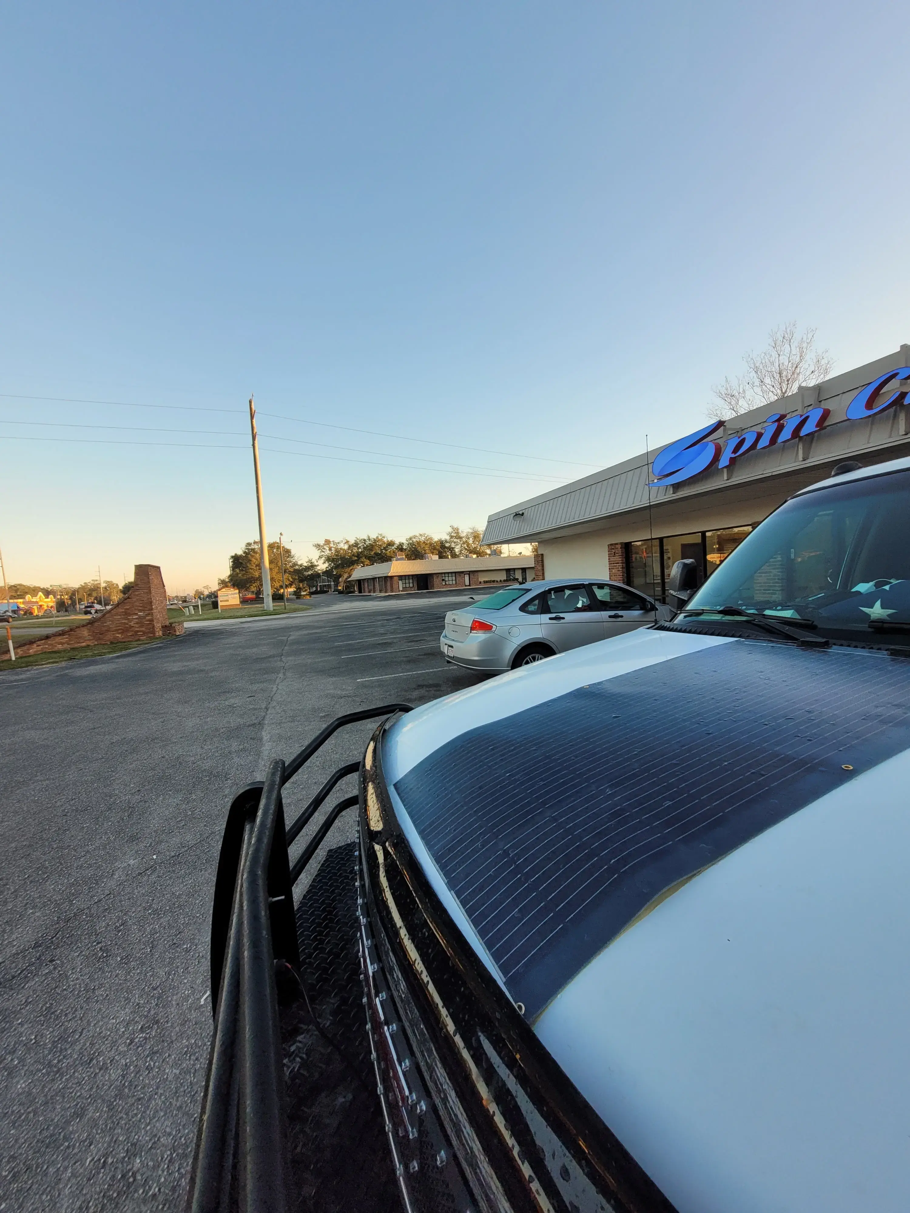 Spin City Laundry - Image 16