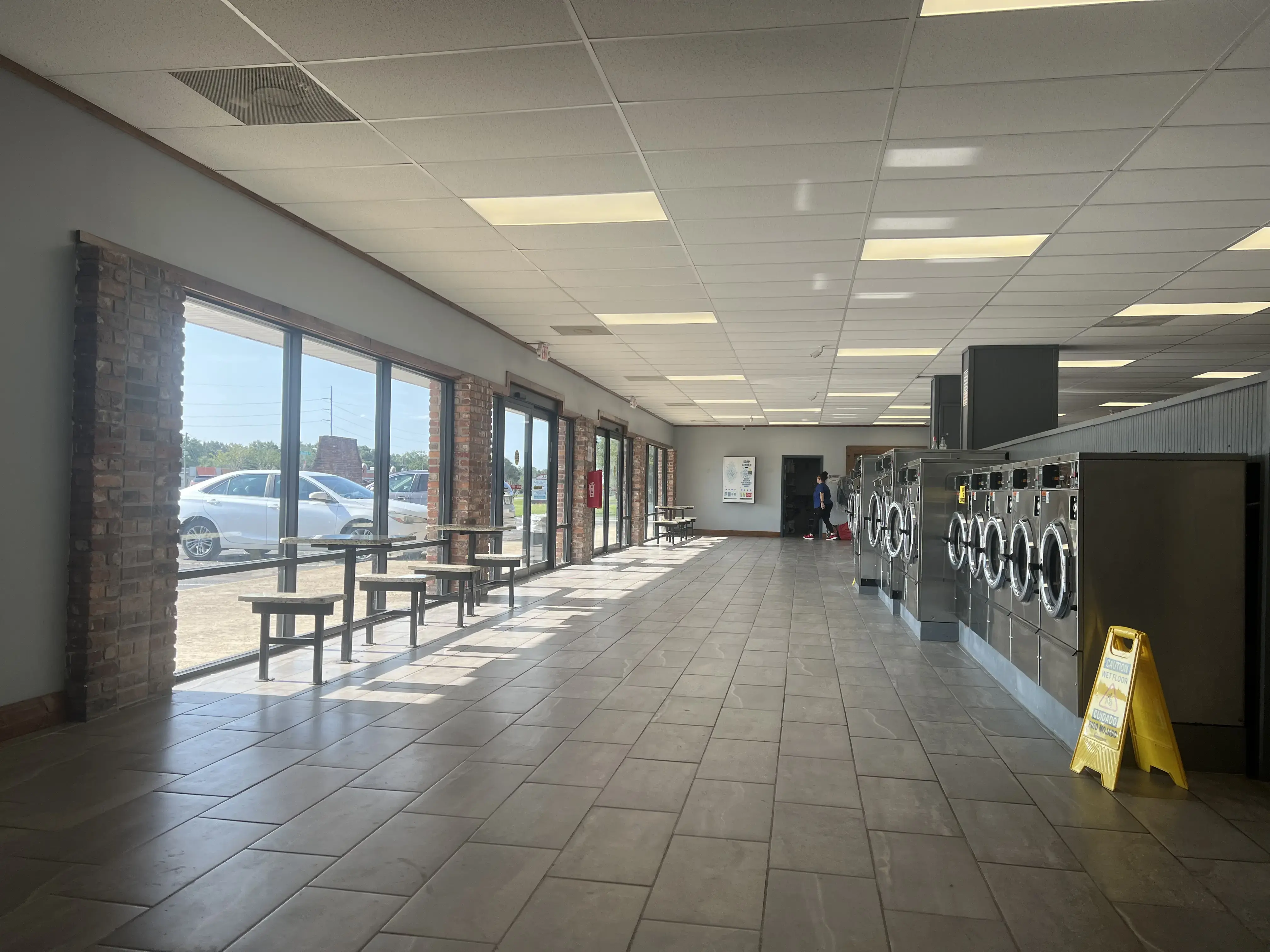 Spin City Laundry - Image 4