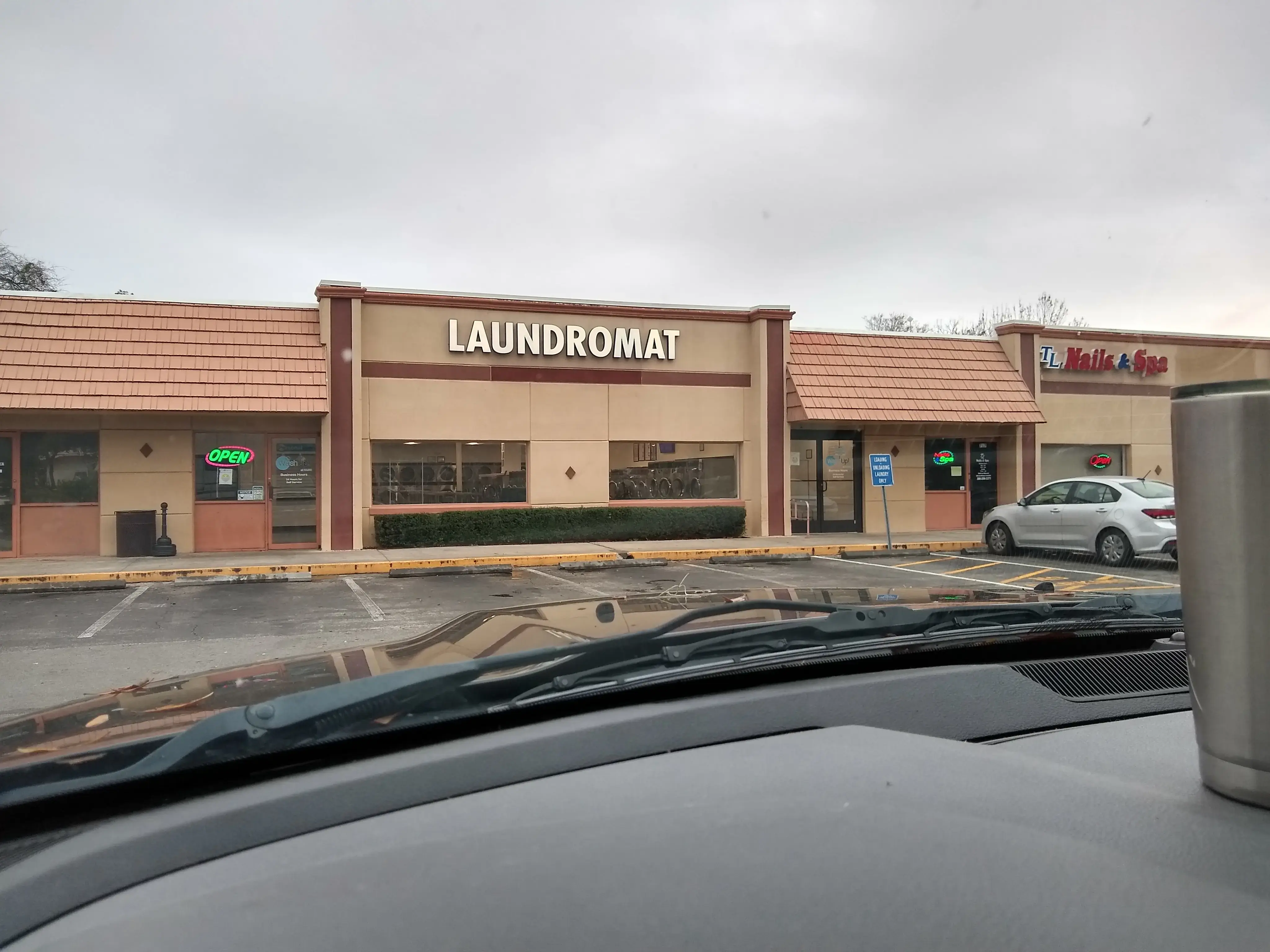 Spin City Laundry - Image 3