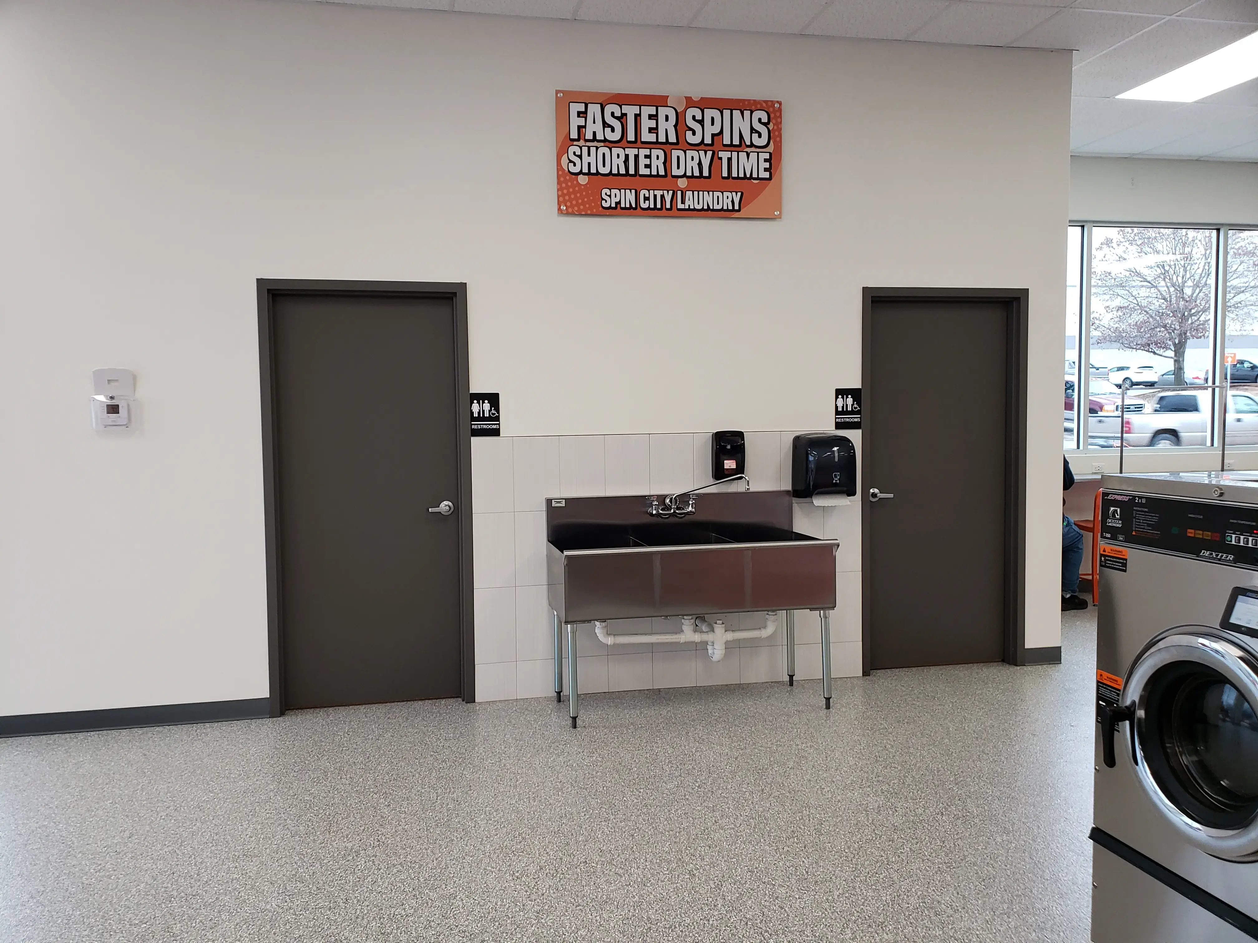 Spin City Laundry - Image 11