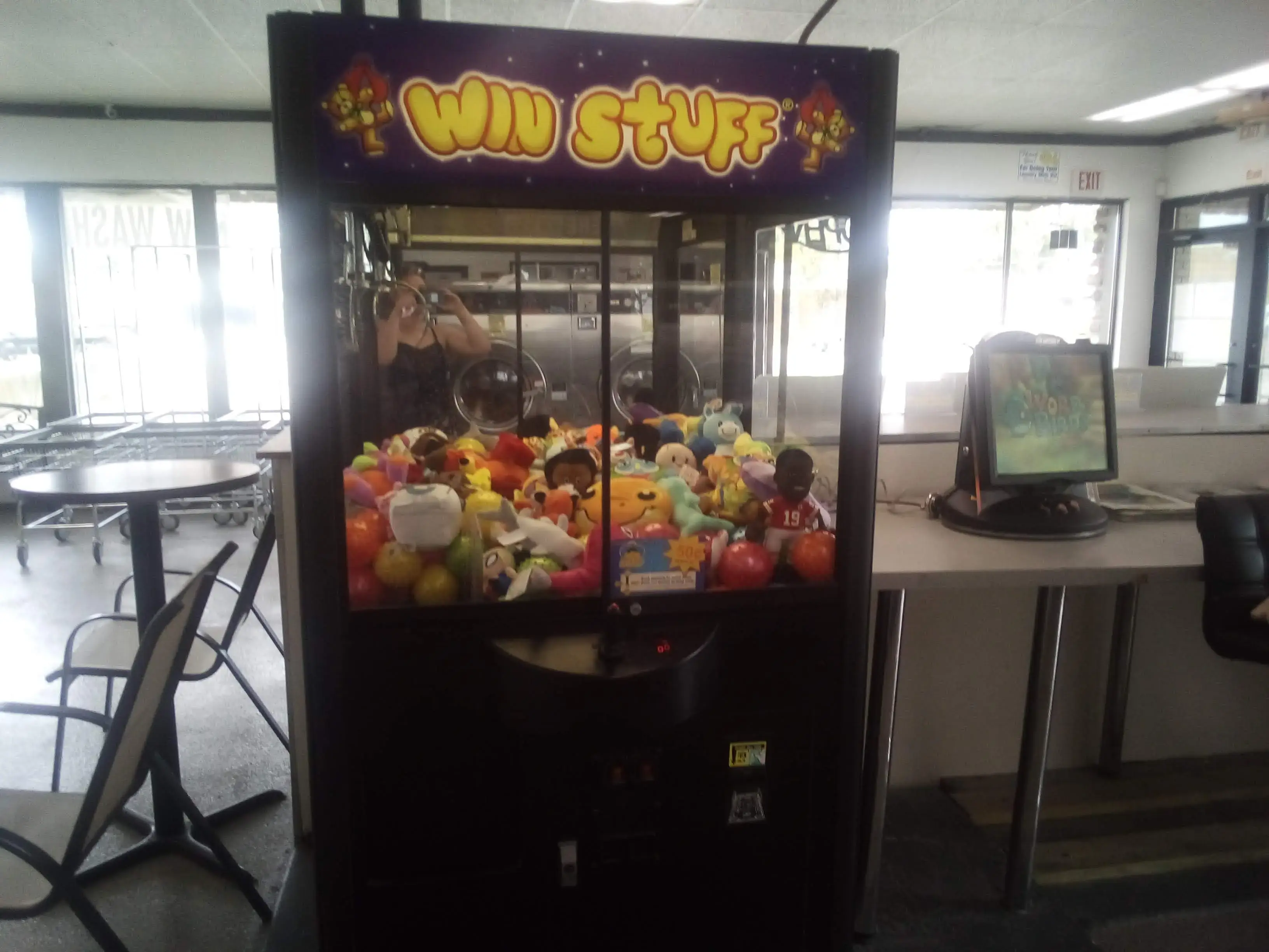 Spin Clean Coin Laundry thumbnail 9