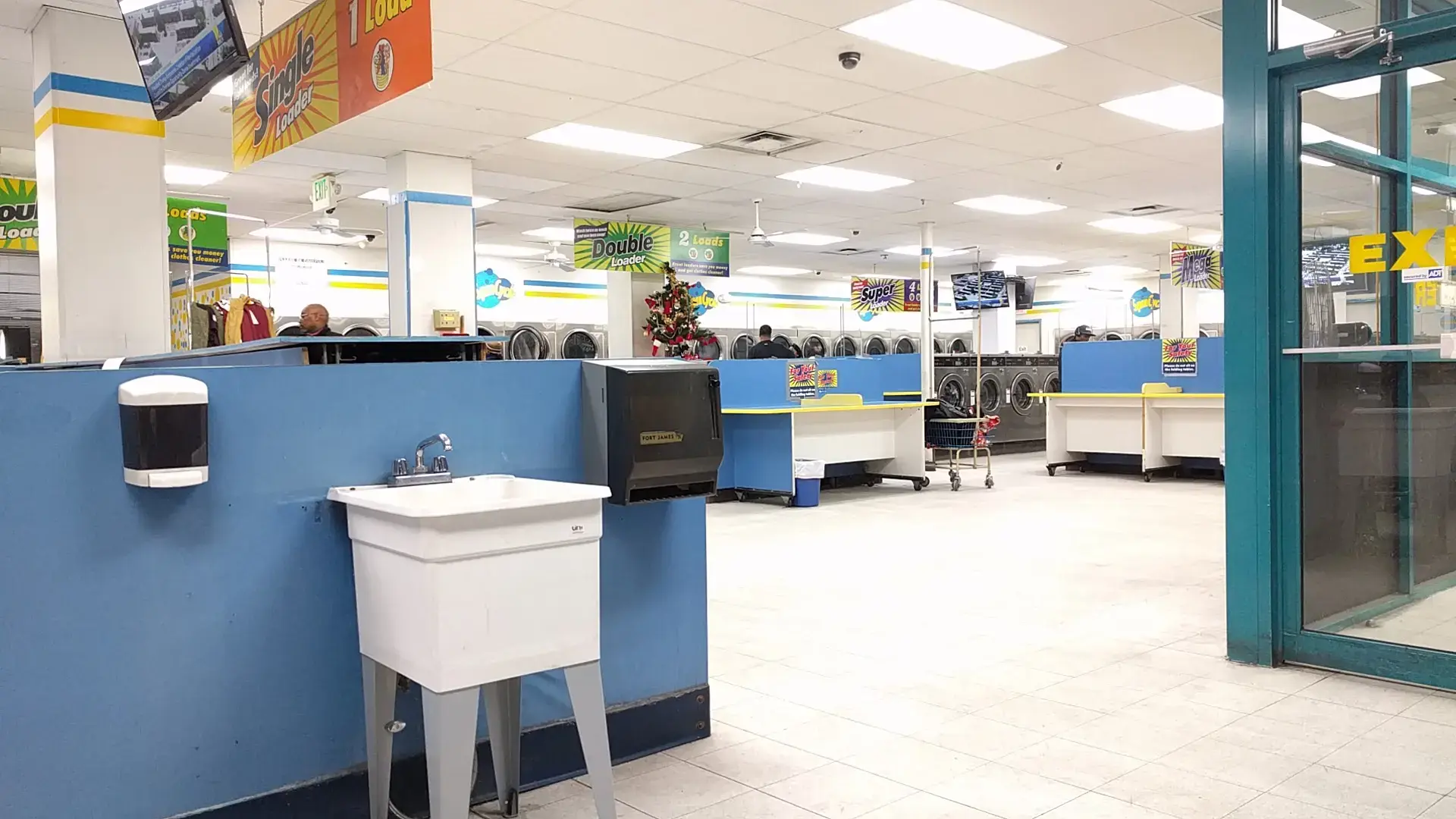 Spin Cycle Coin Laundry thumbnail 20