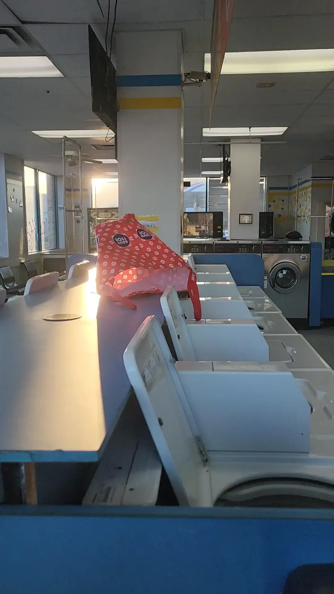 Spin Cycle Coin Laundry thumbnail 12