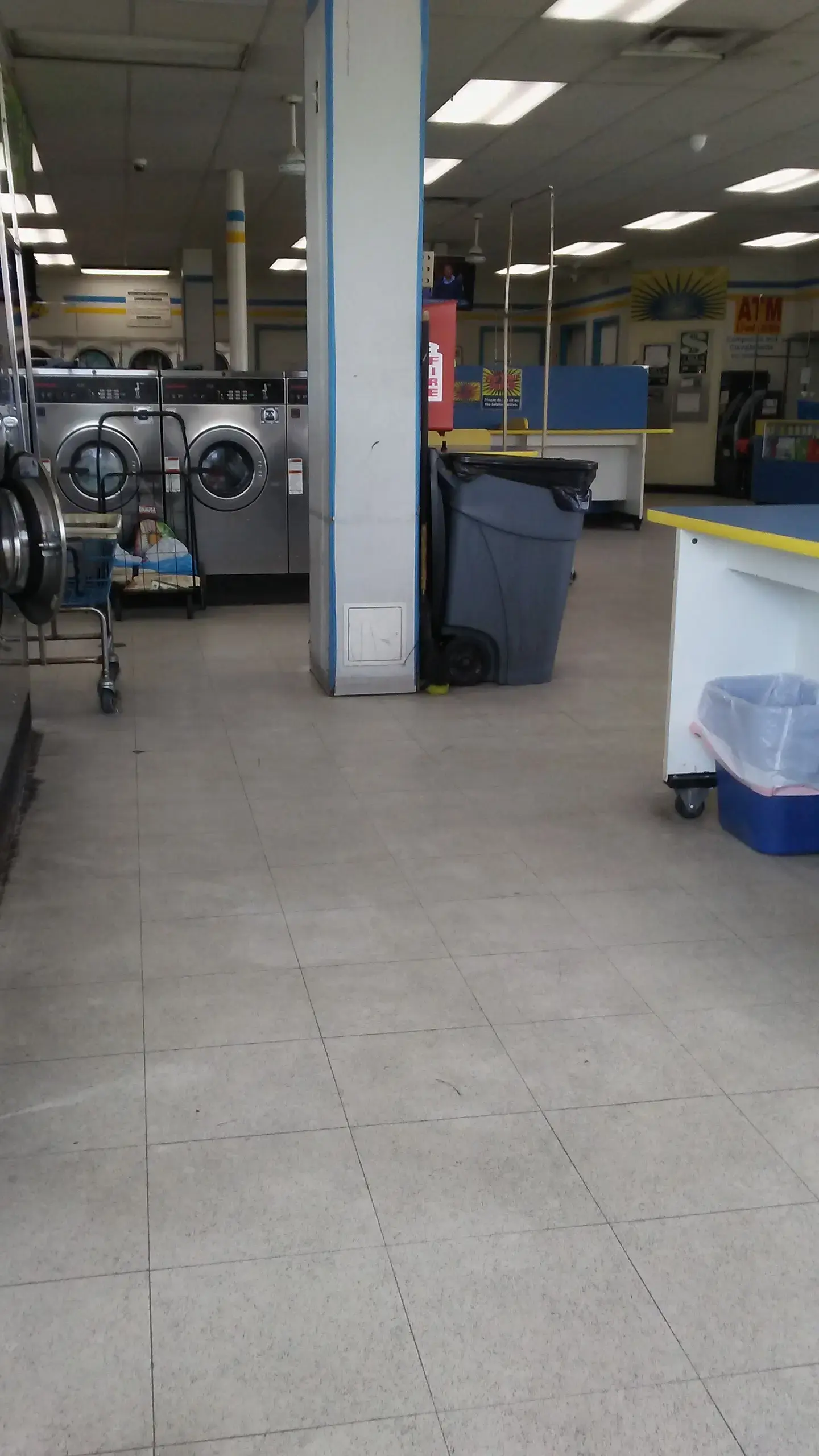 Spin Cycle Coin Laundry thumbnail 10