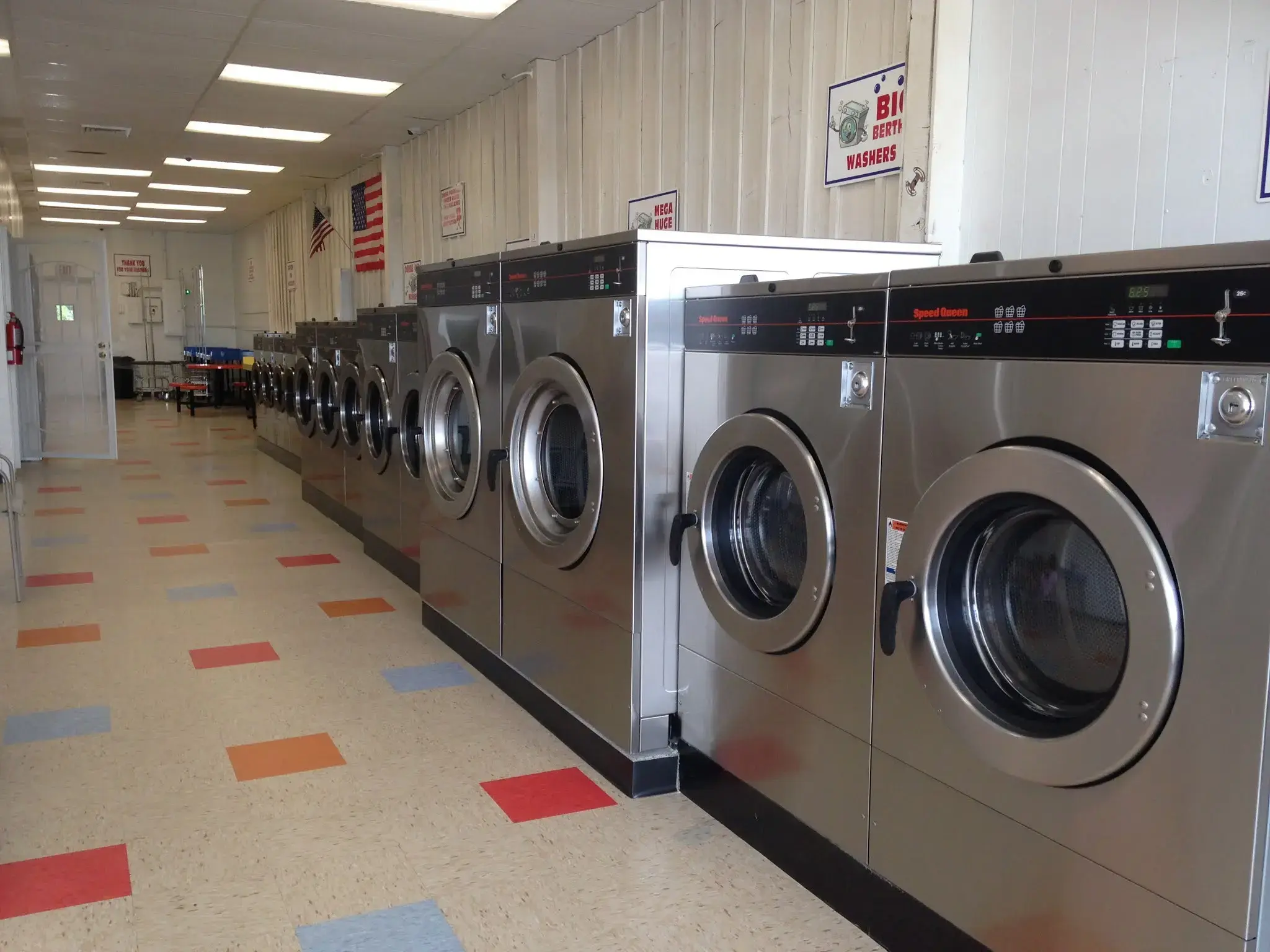 Spin Cycle Laundromat thumbnail 4