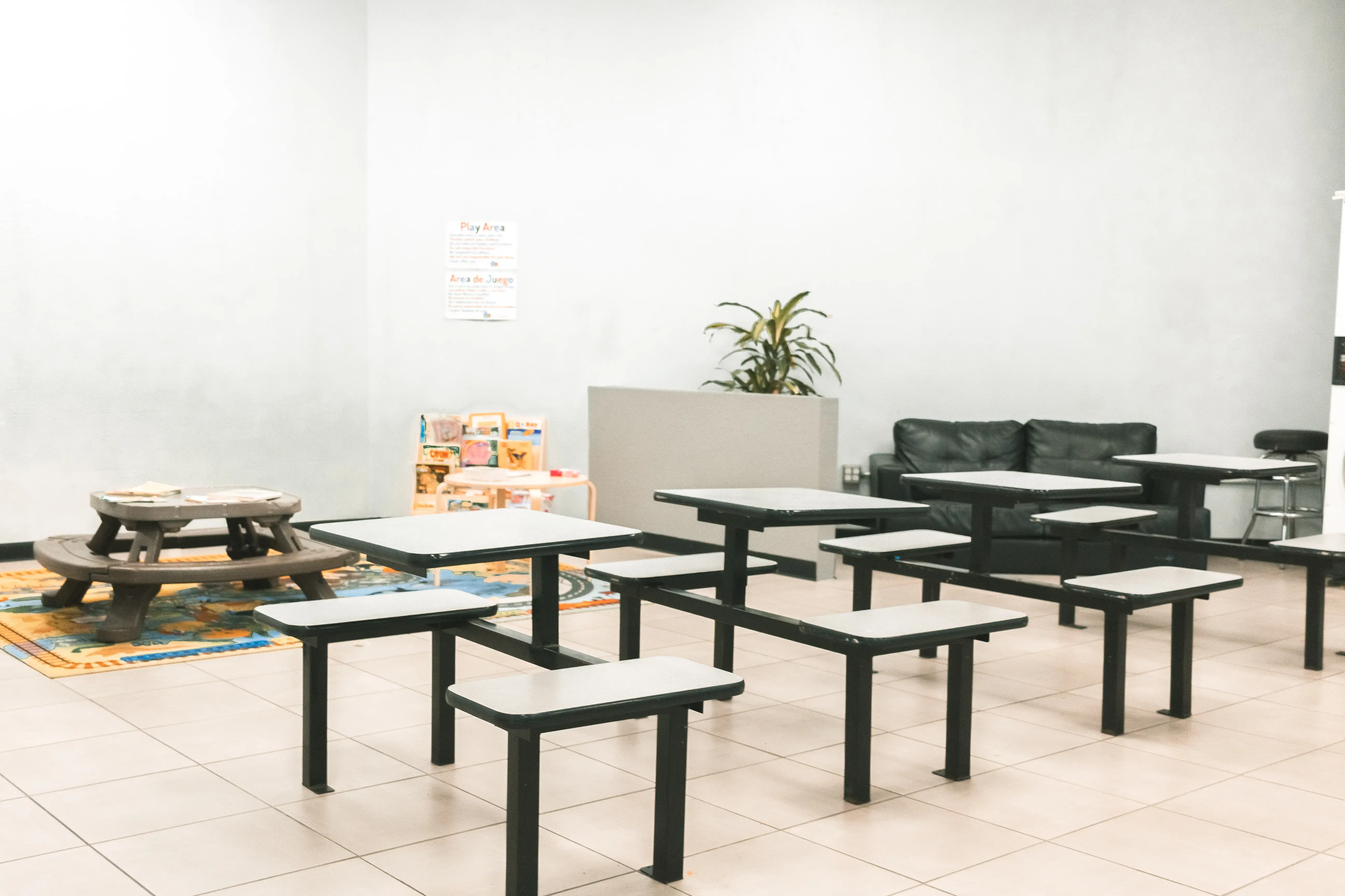 Spin Cycle Laundromat - Image 13