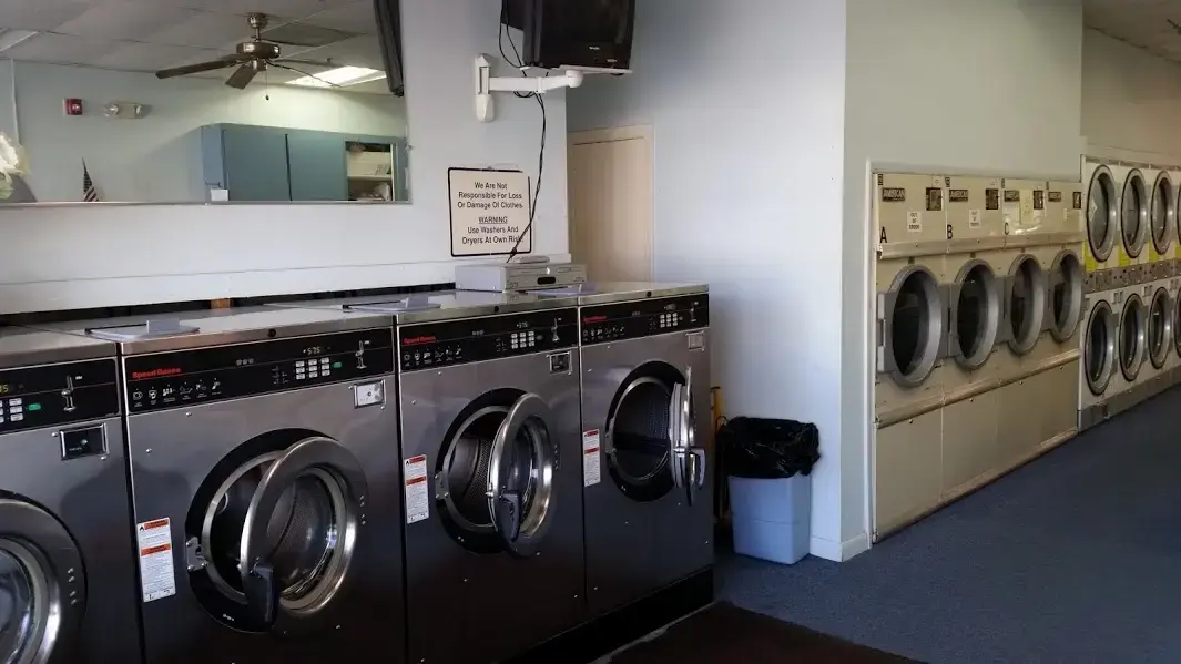 Spin Cycle Laundromats thumbnail 8
