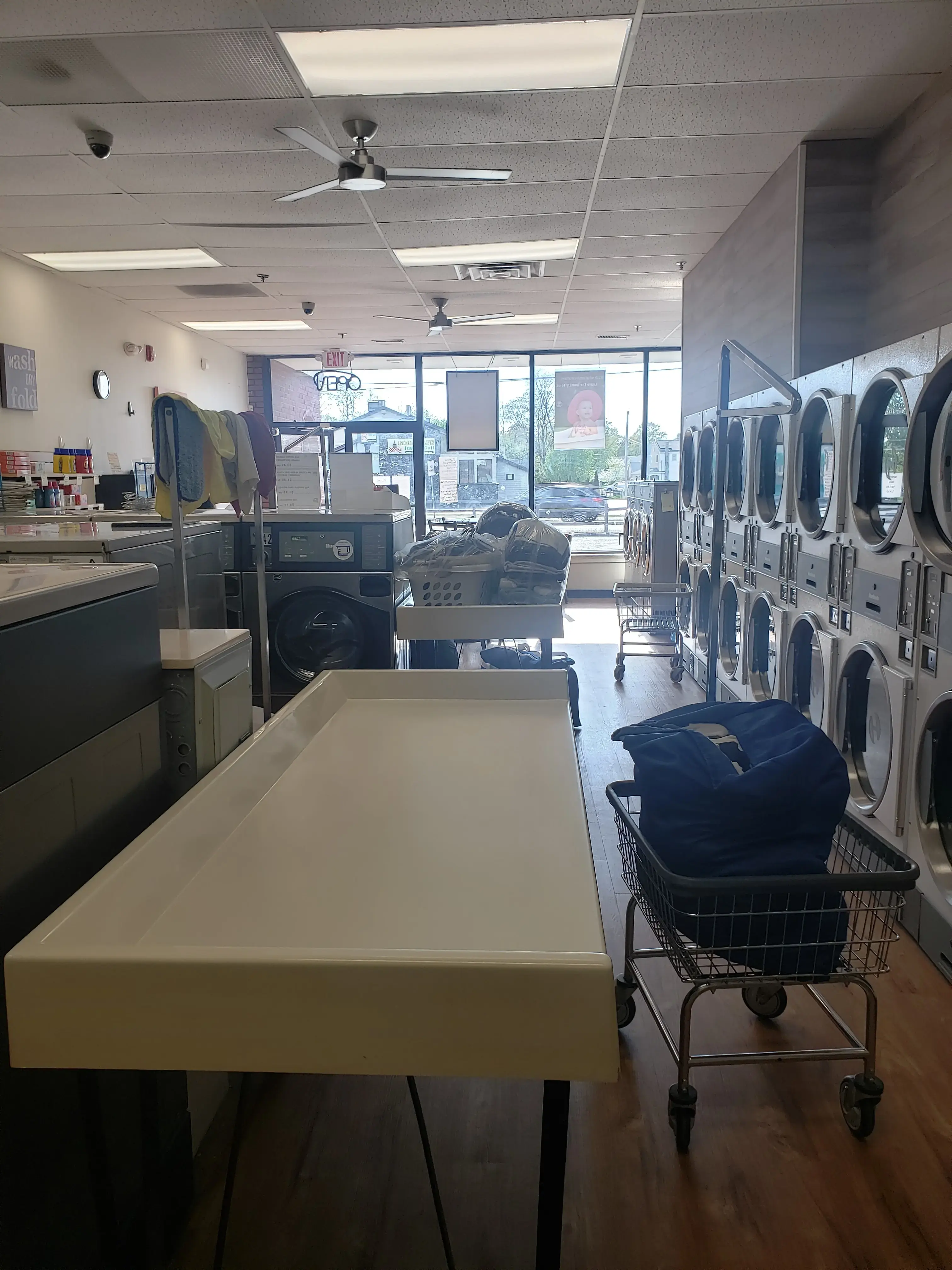 Spin Cycle Laundromats thumbnail 5