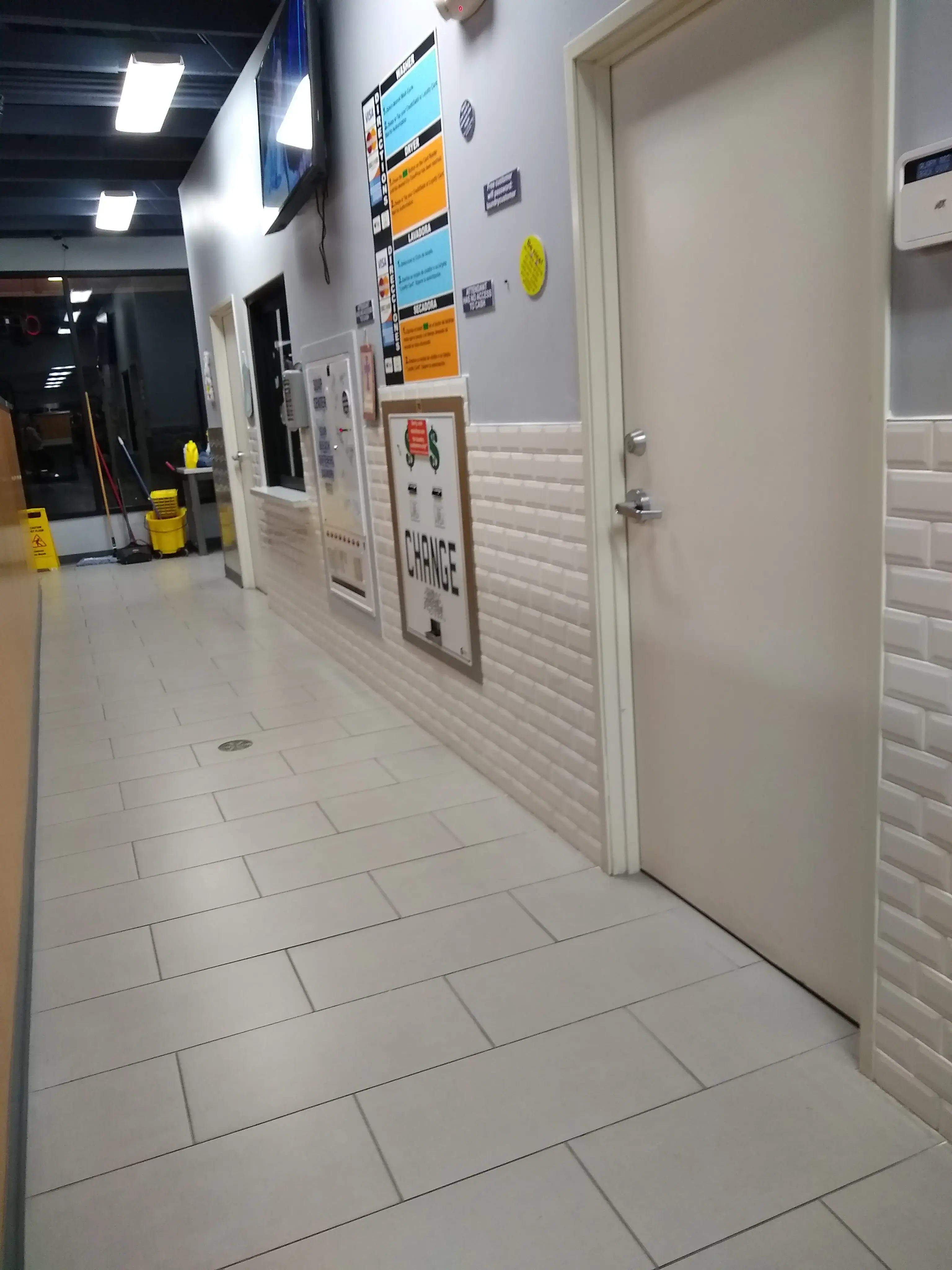Spin Cycle Laundry Lounge thumbnail 11