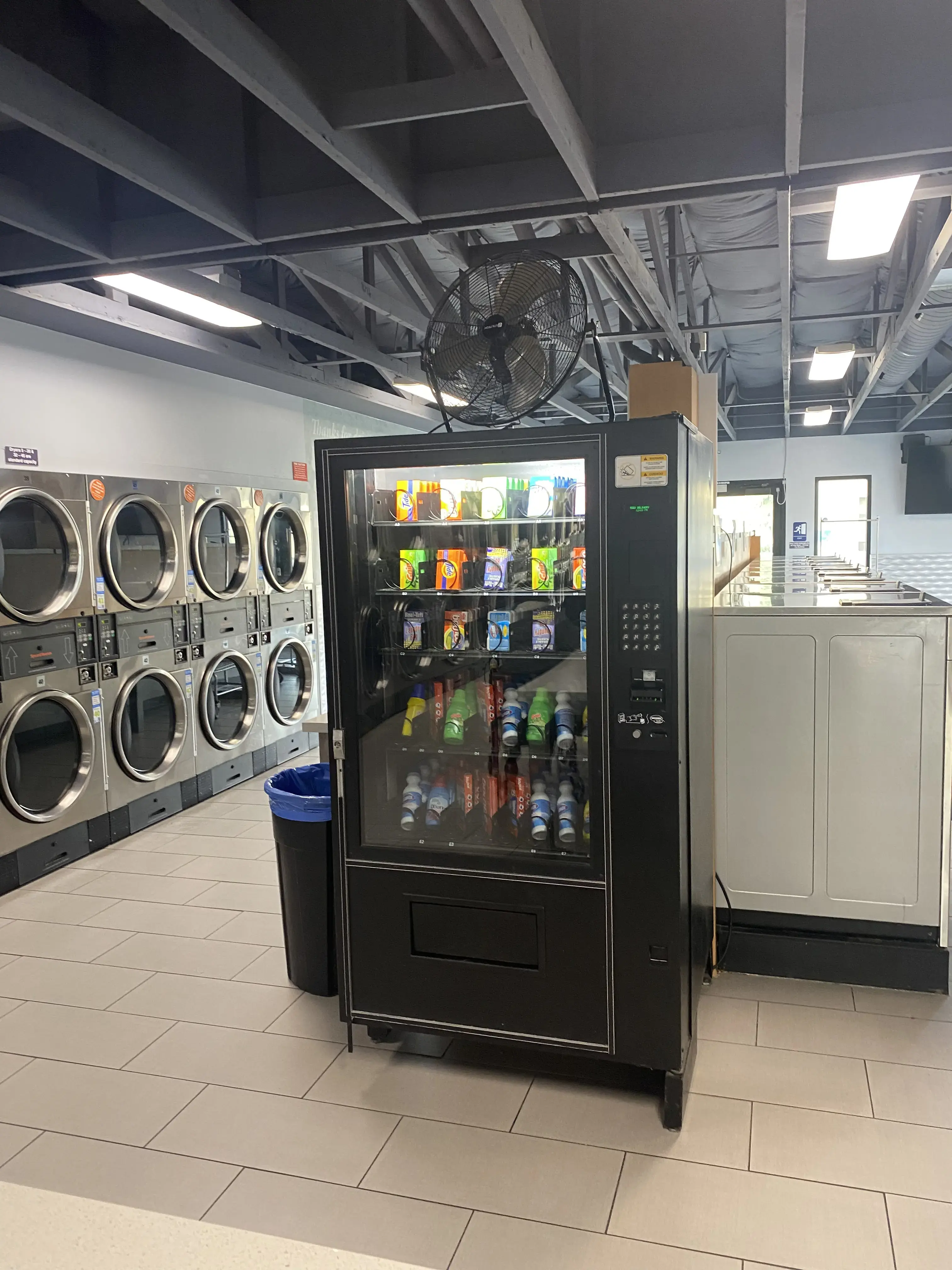 Spin Cycle Laundry Lounge thumbnail 6
