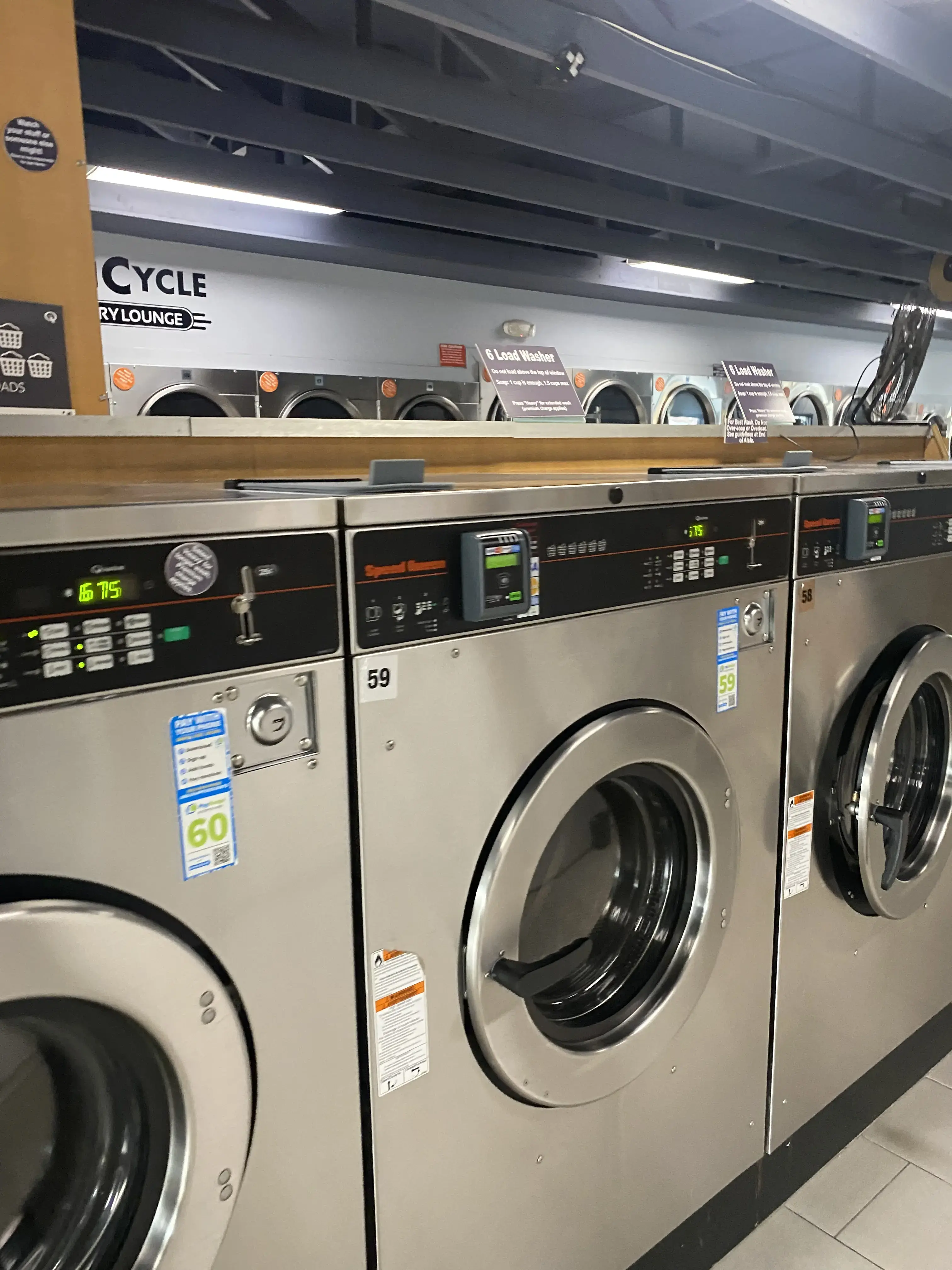 Spin Cycle Laundry Lounge thumbnail 2