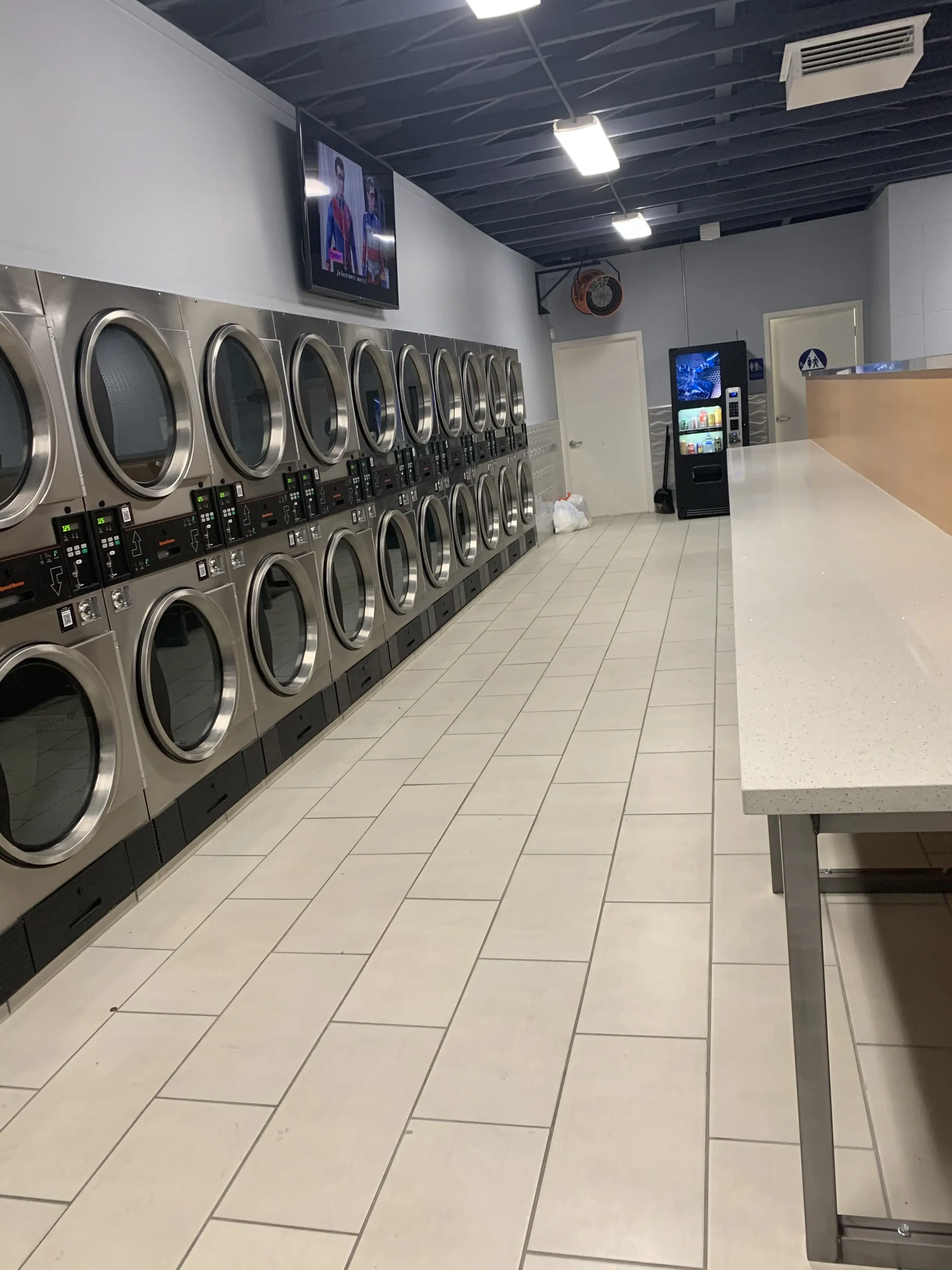 Spin Cycle Laundry Lounge - Image 20