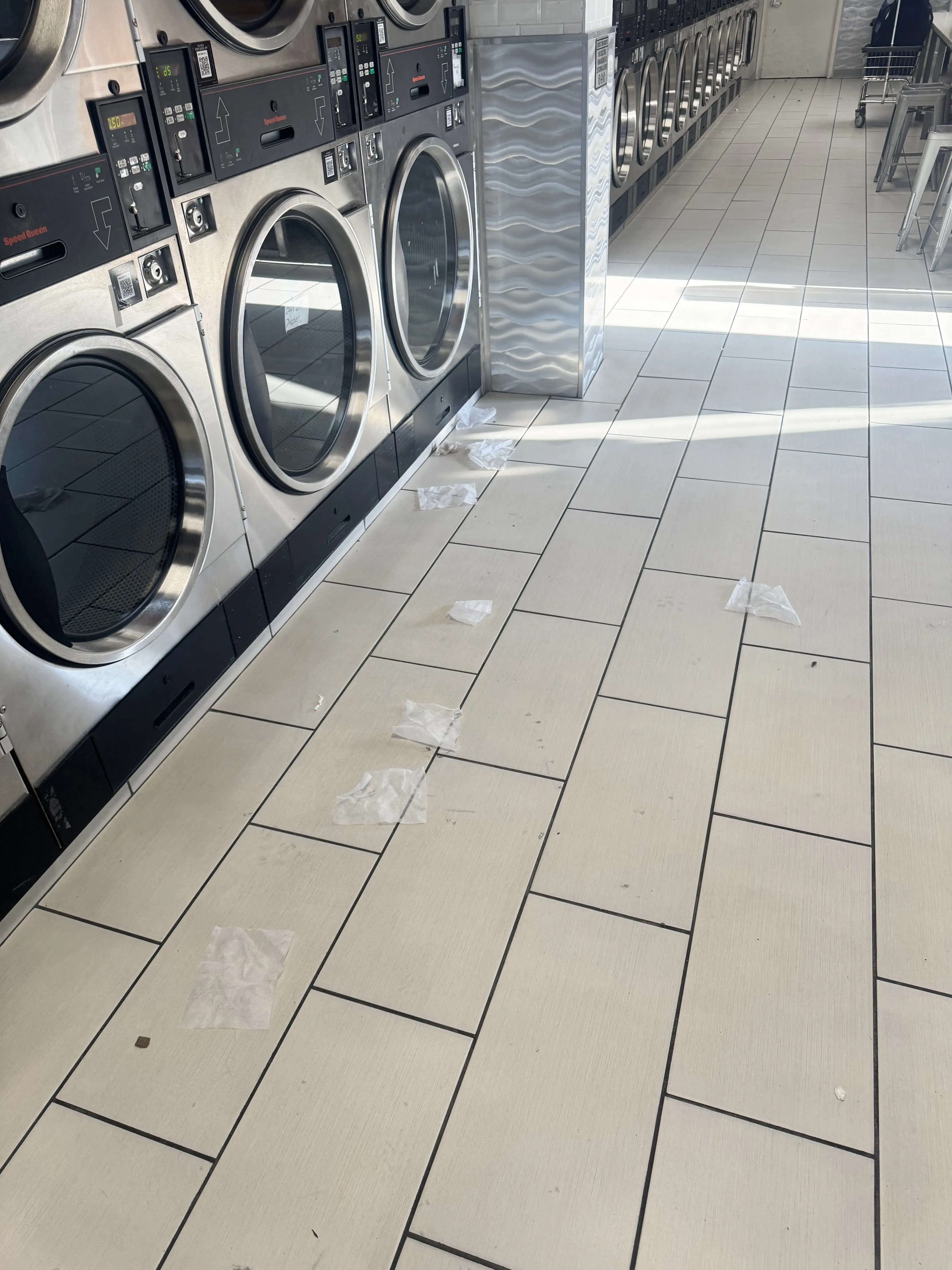 Spin Cycle Laundry Lounge - Image 10