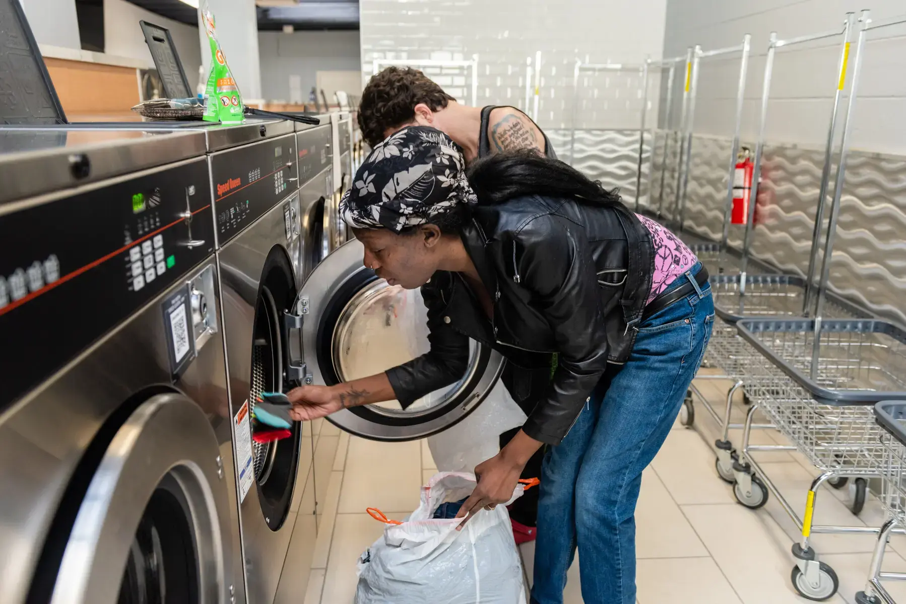 Spin Cycle Laundry Lounge - Image 4