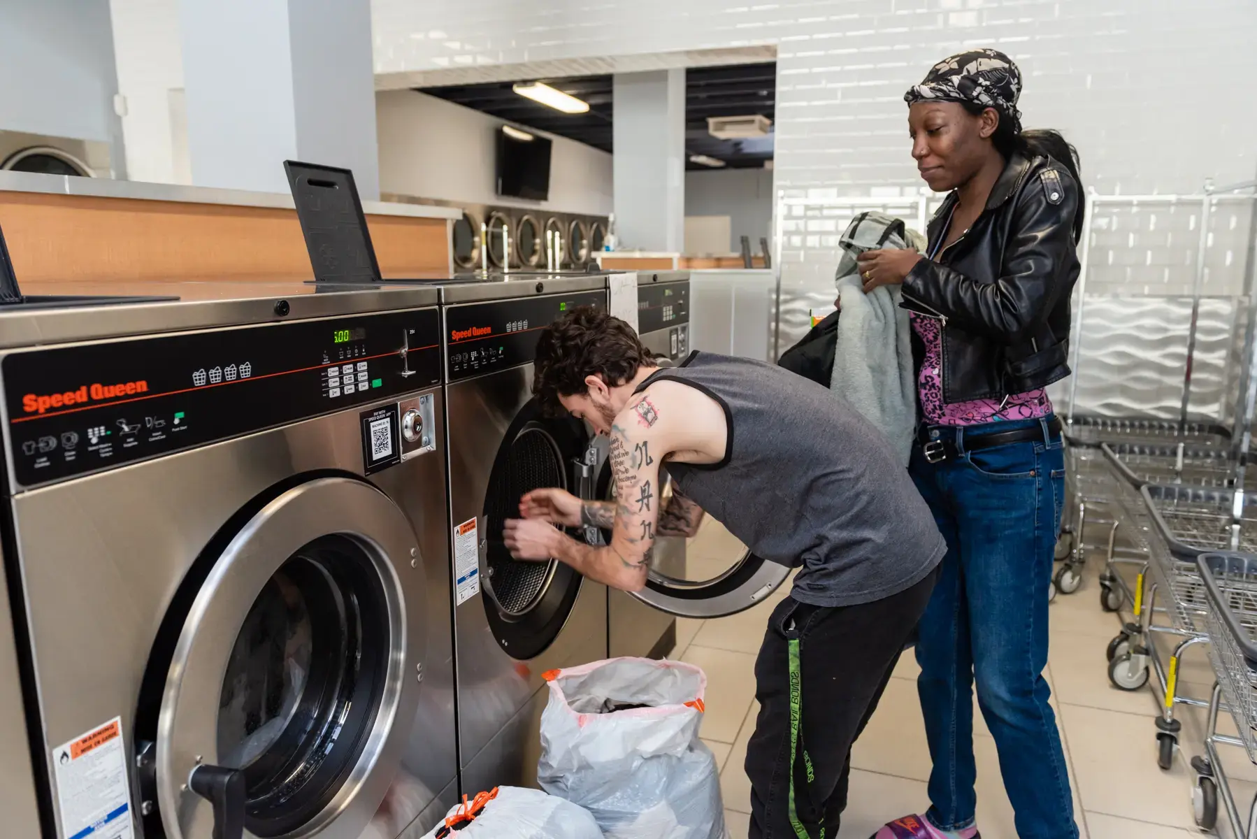 Spin Cycle Laundry Lounge thumbnail 7