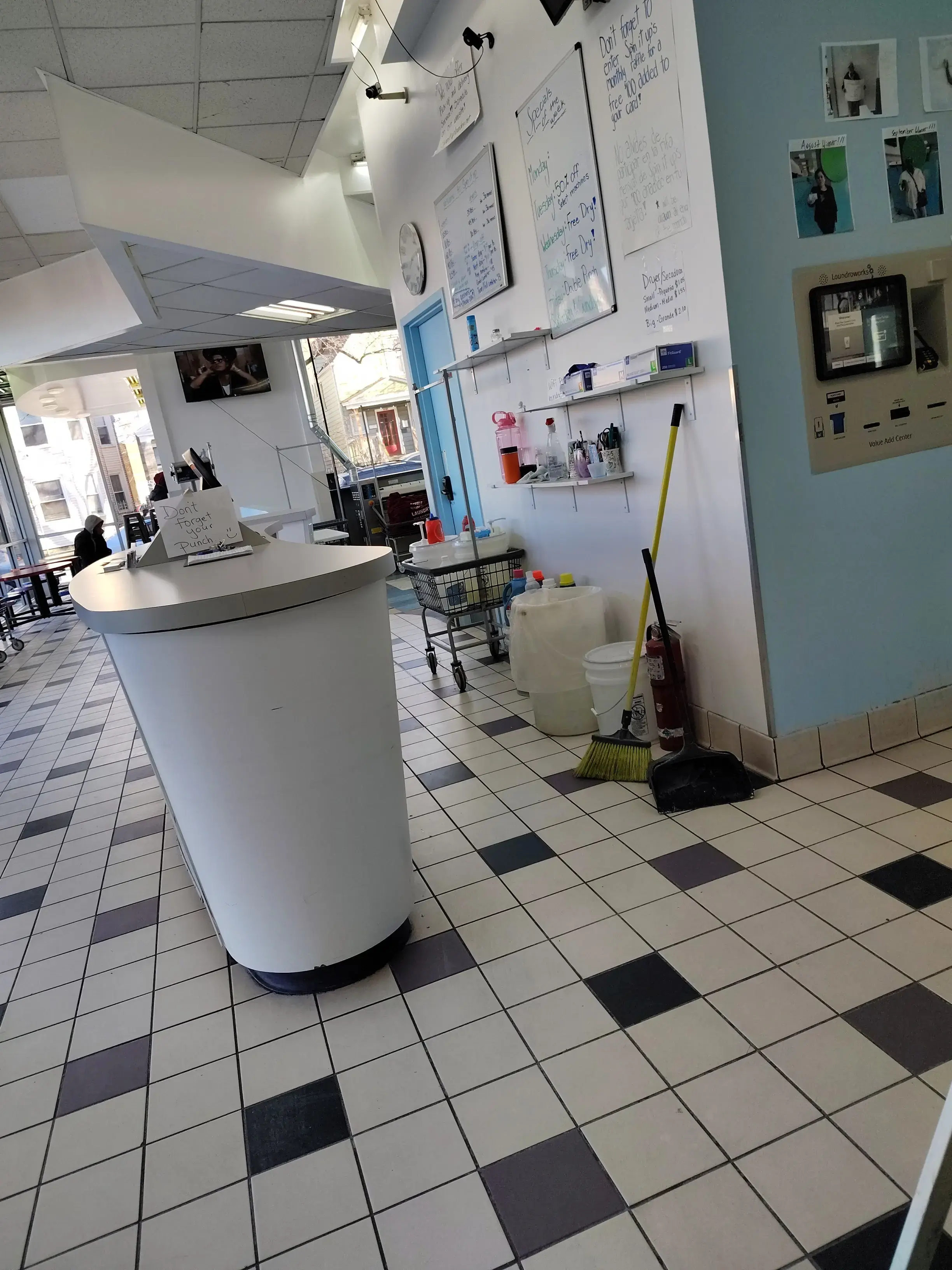 Spin It Up Laundry - Image 13