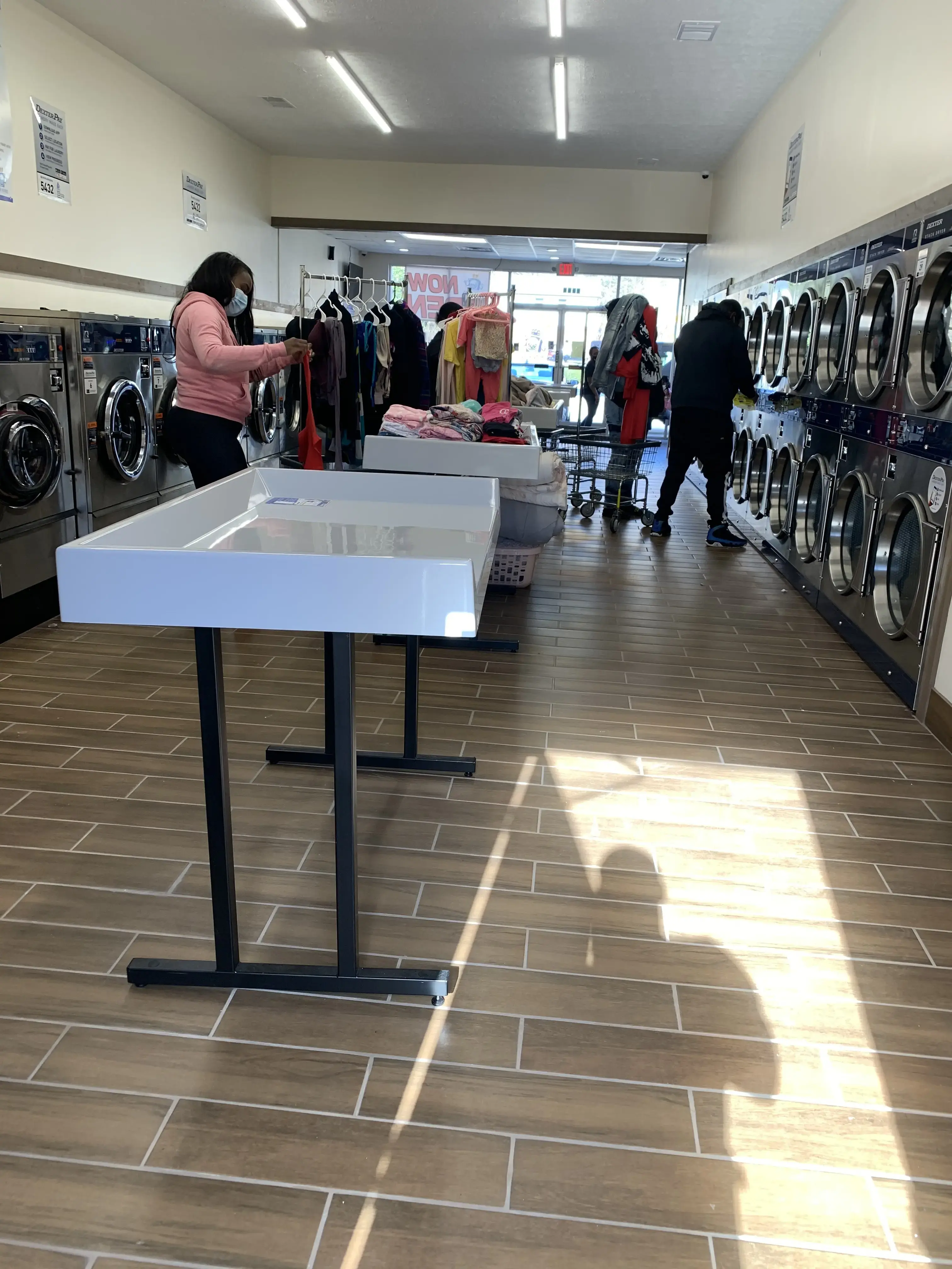 Spin King Laundromat - Image 20