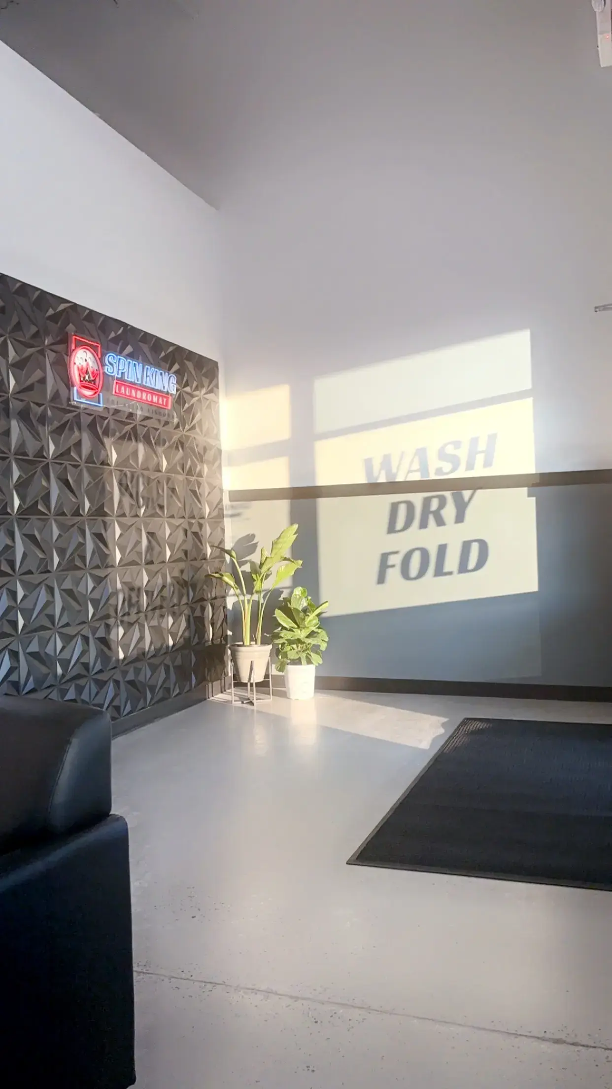 Spin King Laundromat thumbnail 10