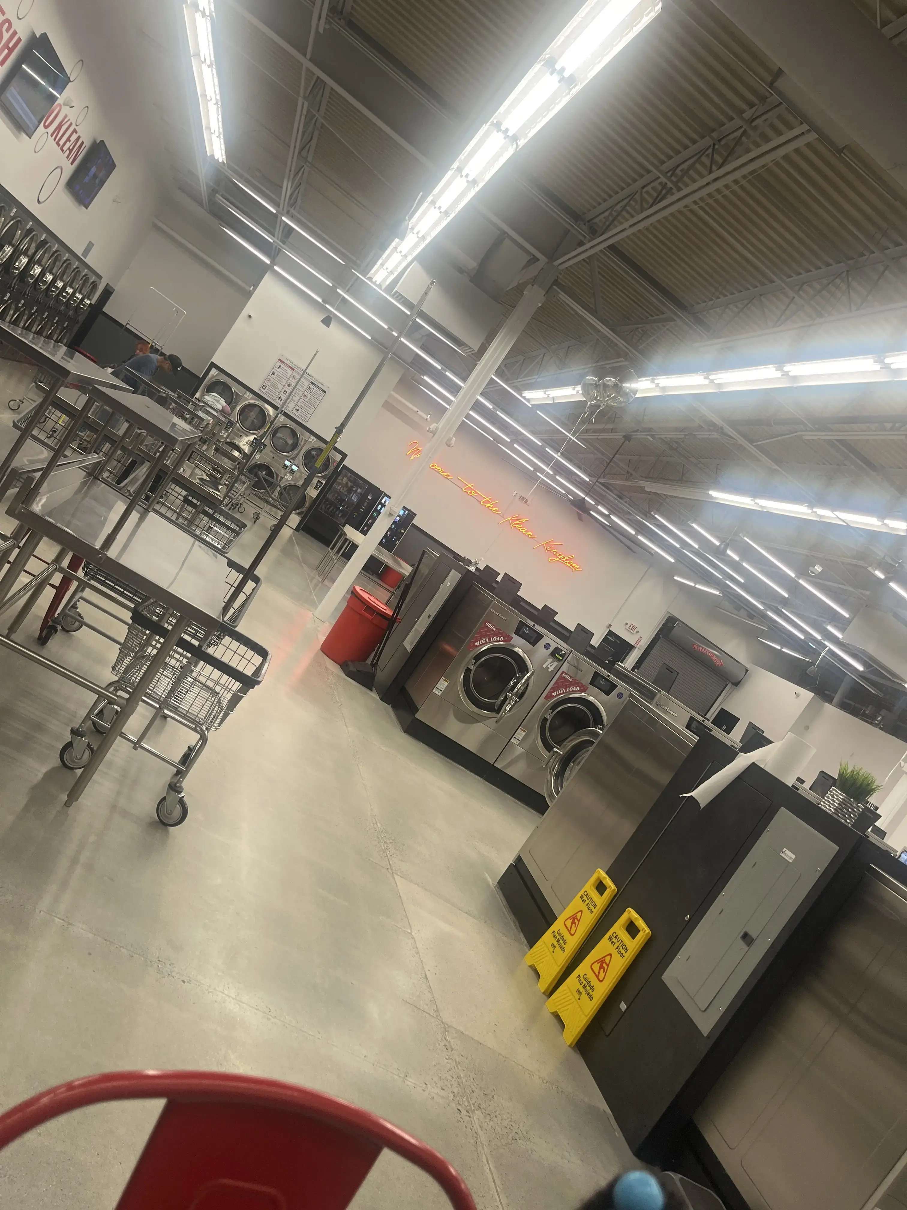 Spin King Laundromat thumbnail 9