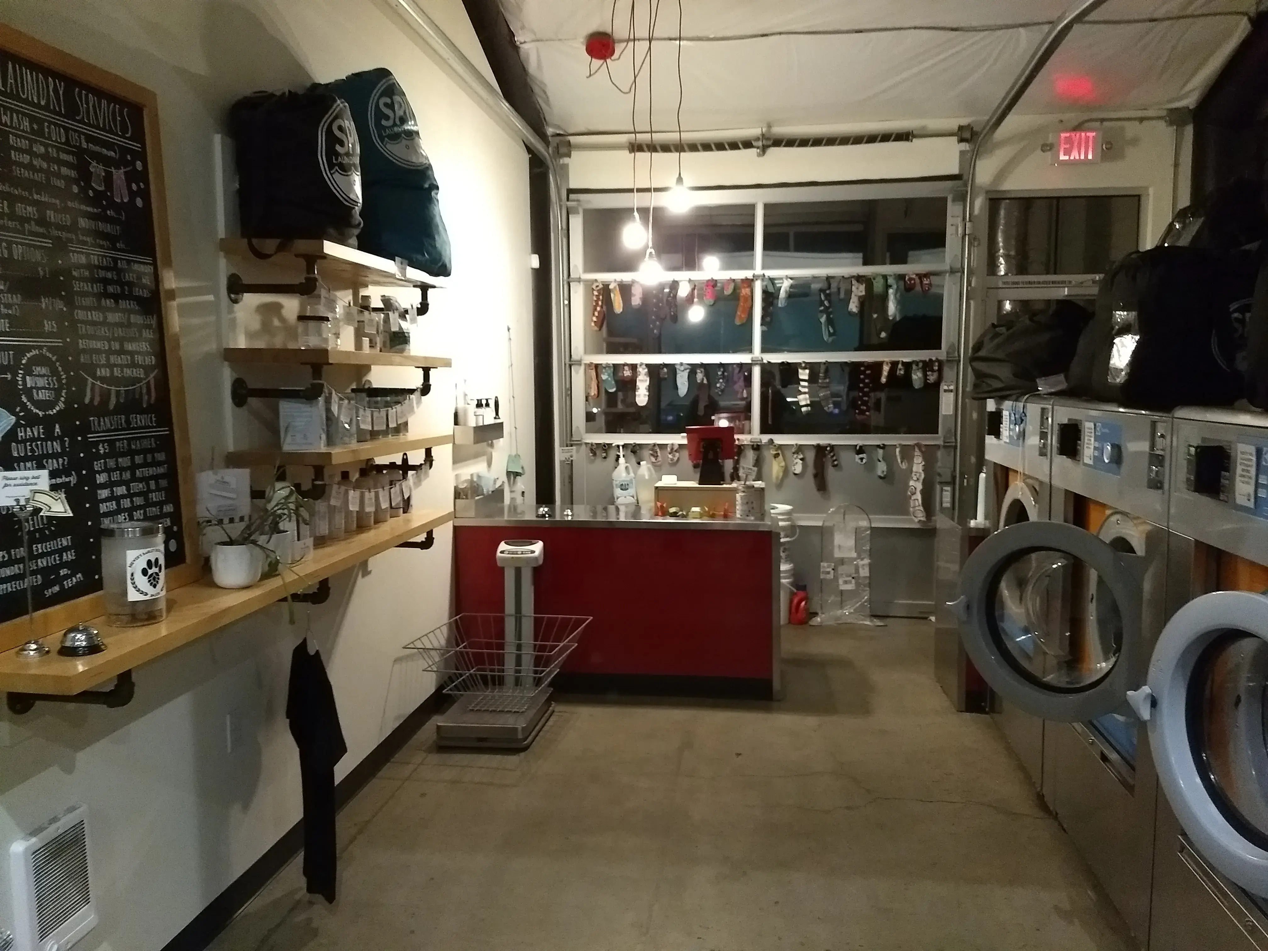 Spin Laundry Lounge - Image 13