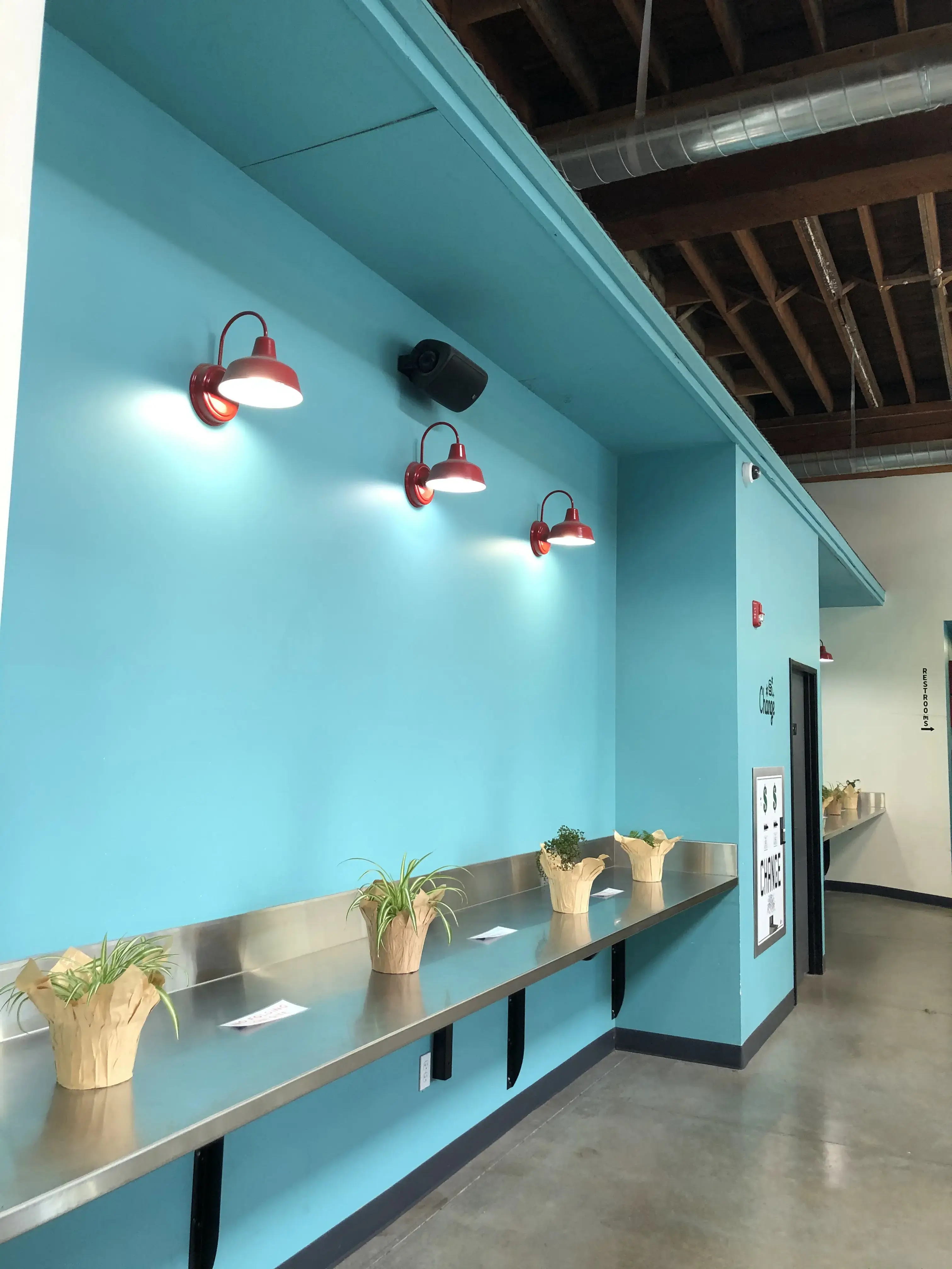 Spin Laundry Lounge - Image 16