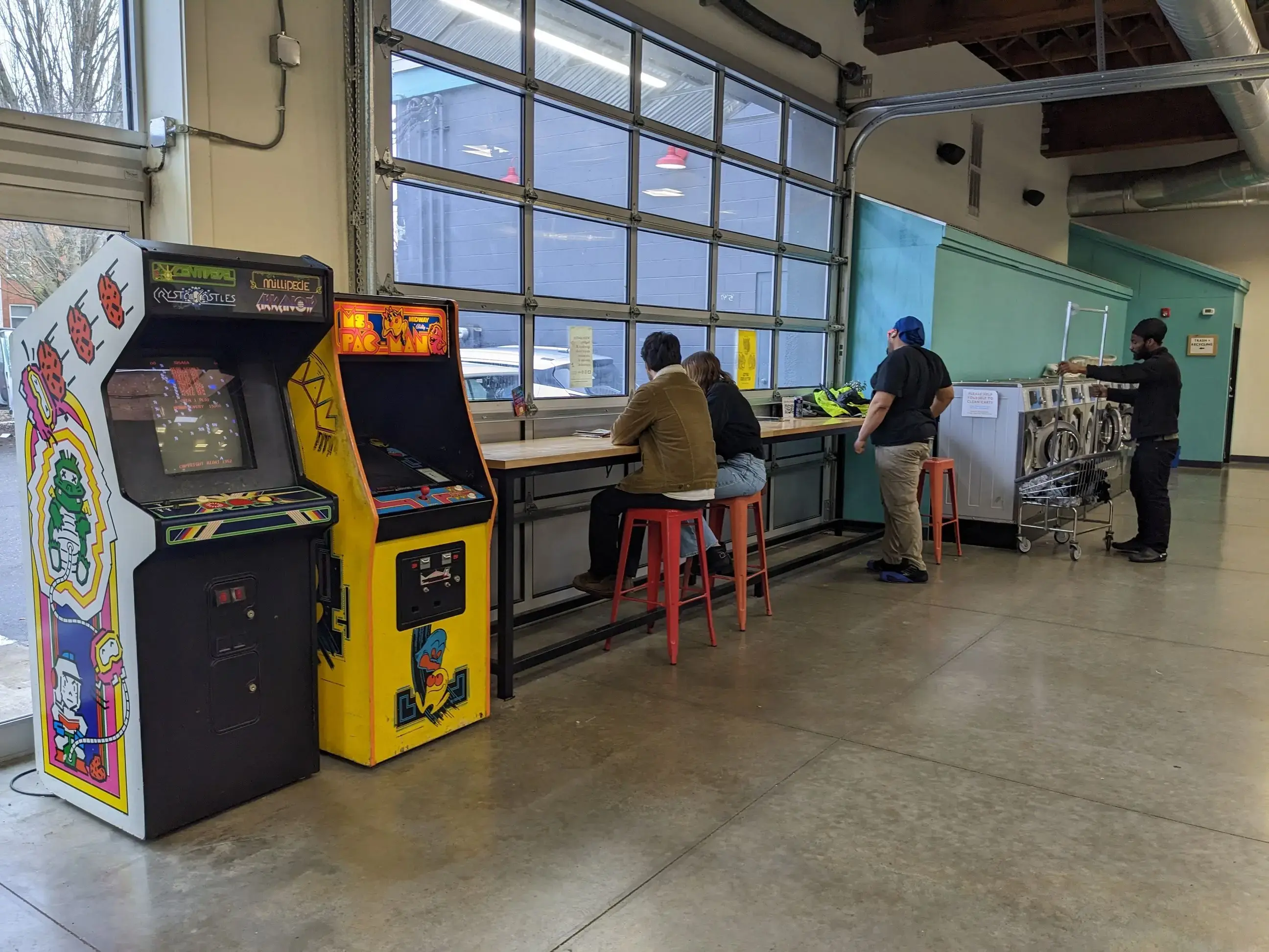 Spin Laundry Lounge - Image 15