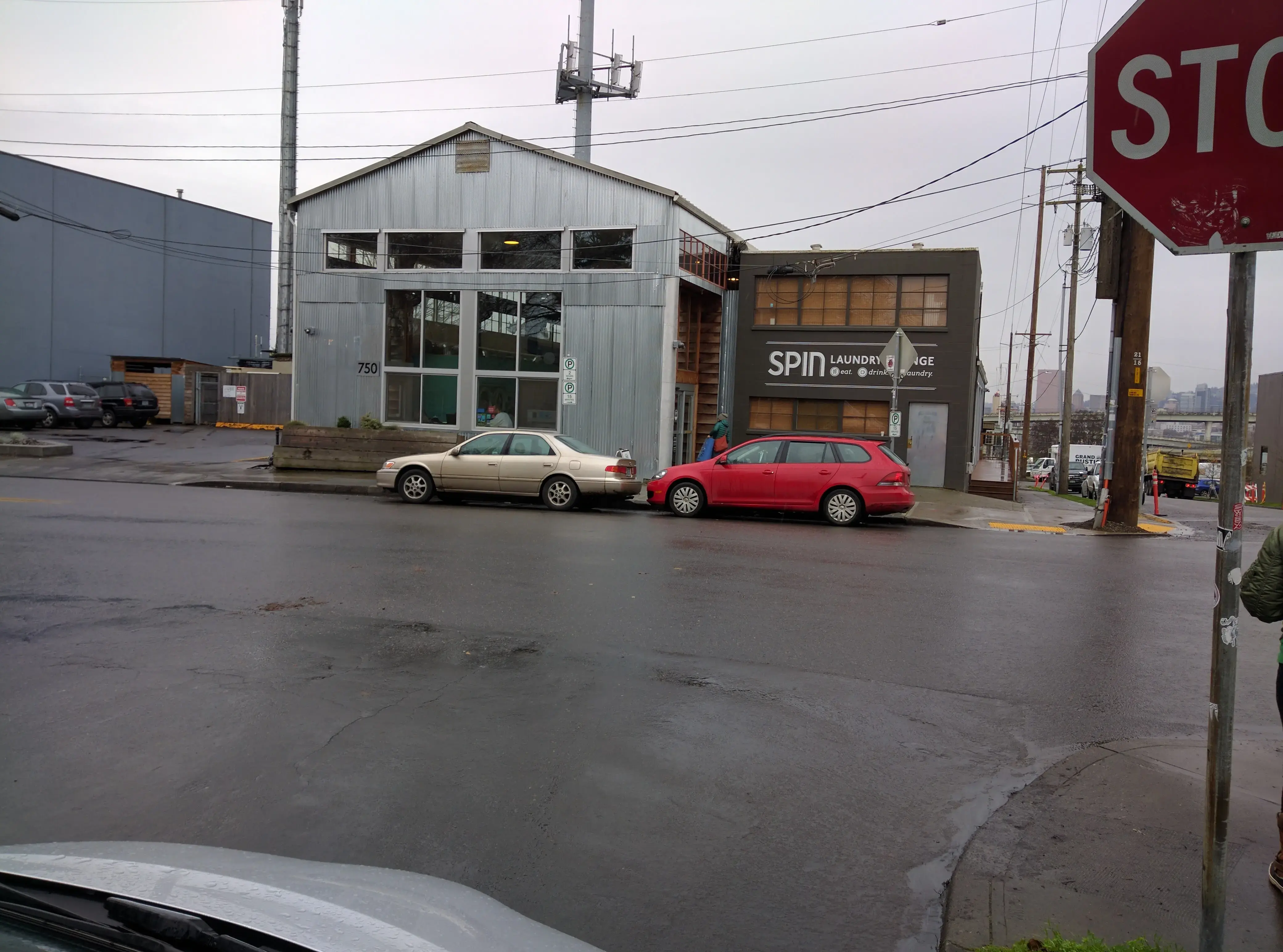 Spin Laundry Lounge - Image 19