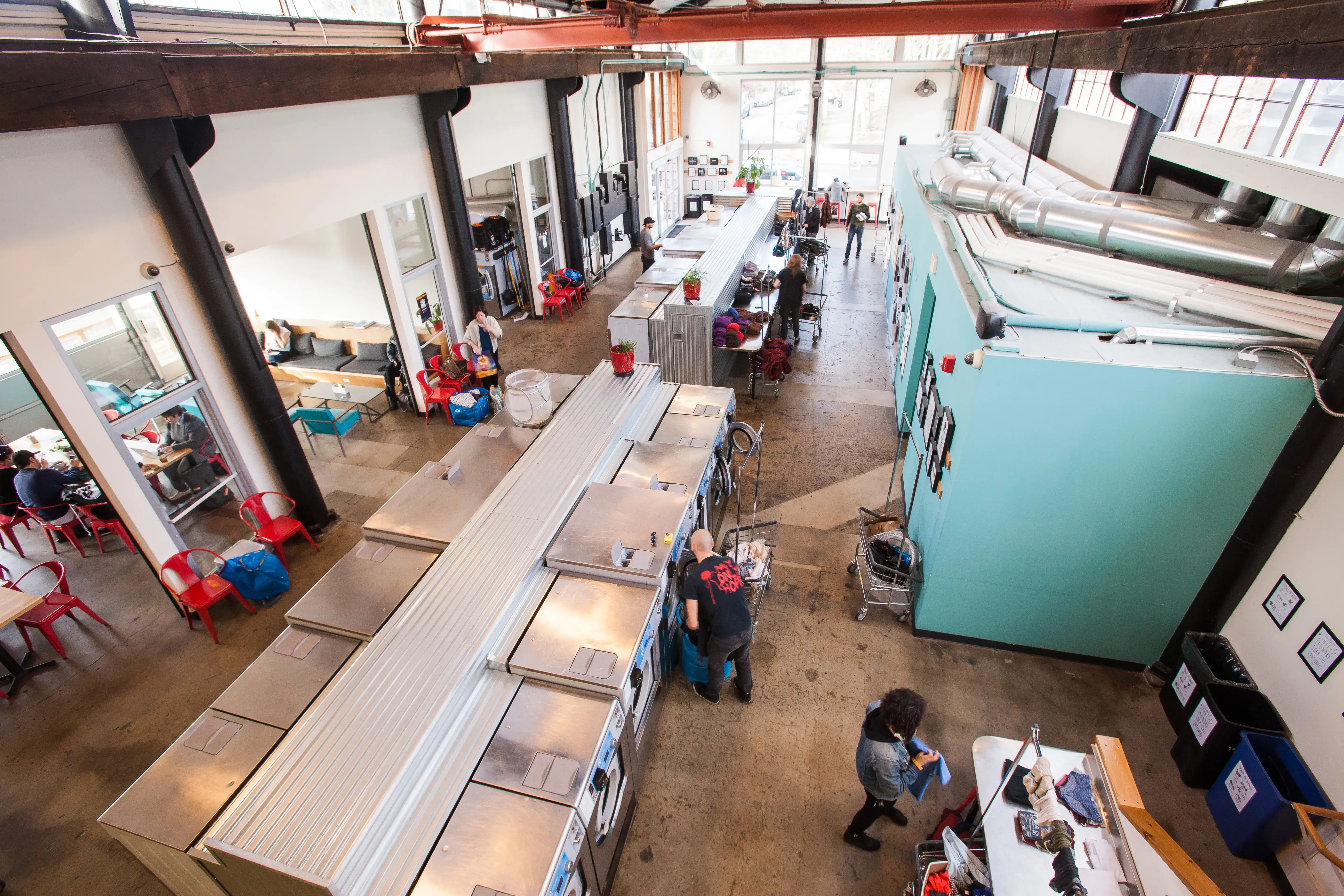 Spin Laundry Lounge - Image 17