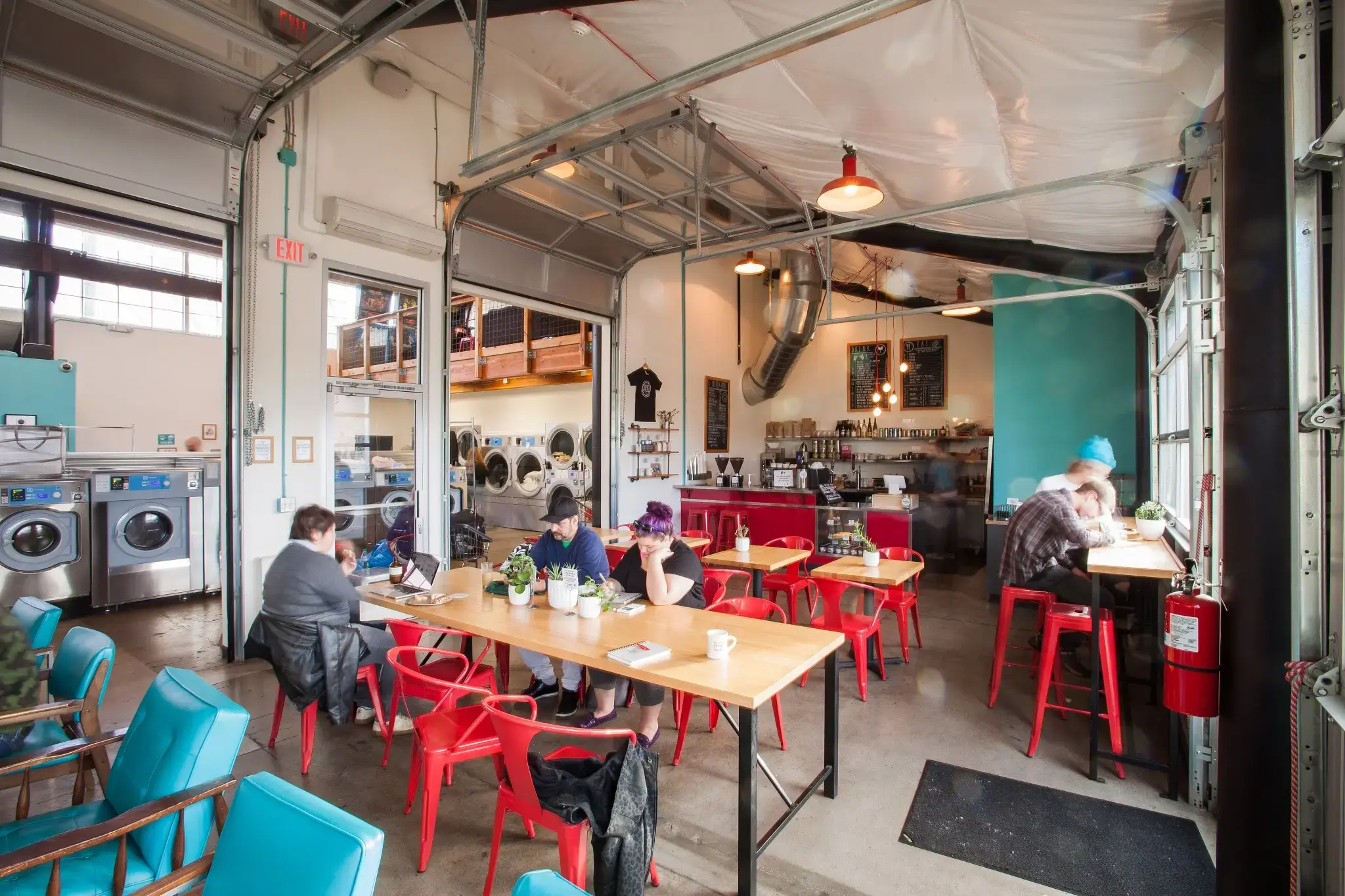 Spin Laundry Lounge - Image 4