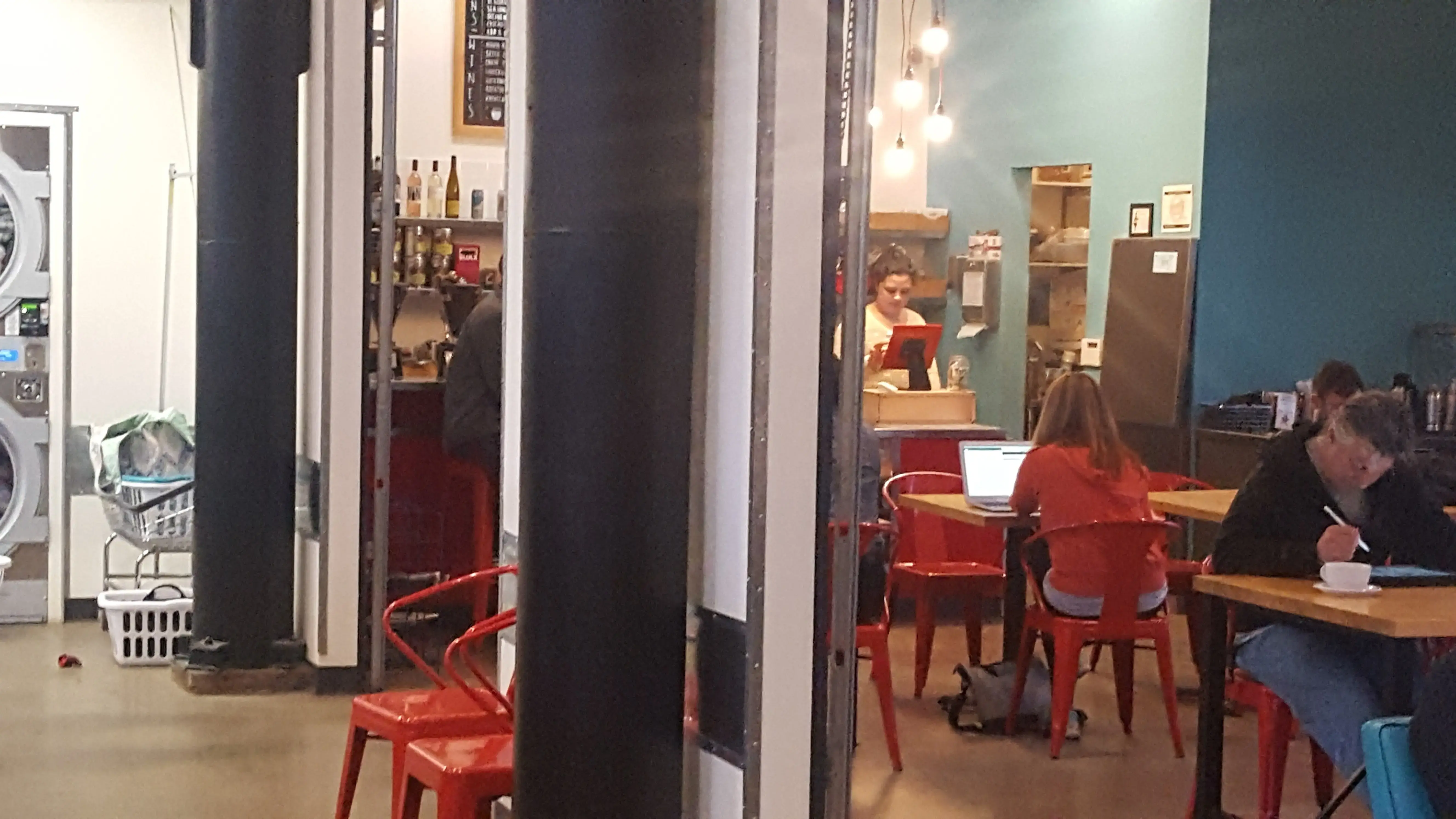 Spin Laundry Lounge - Image 18