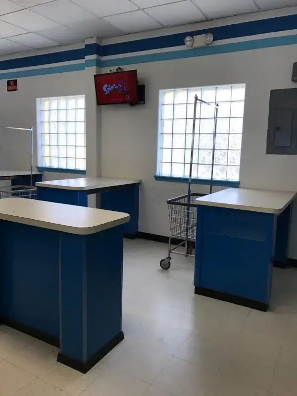Spin Plus Laundromat - Image 20