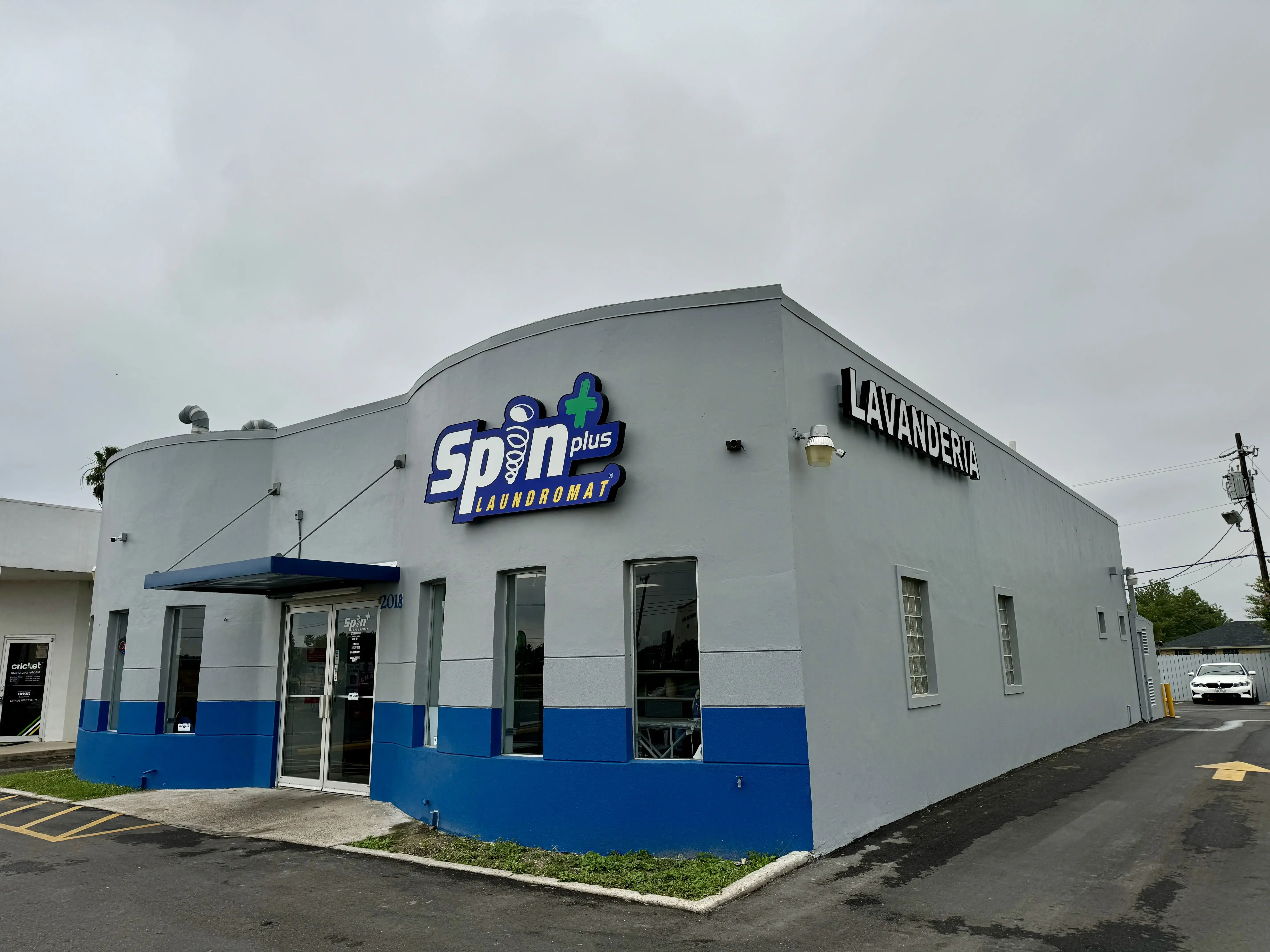 Spin Plus Laundromat - Image 1