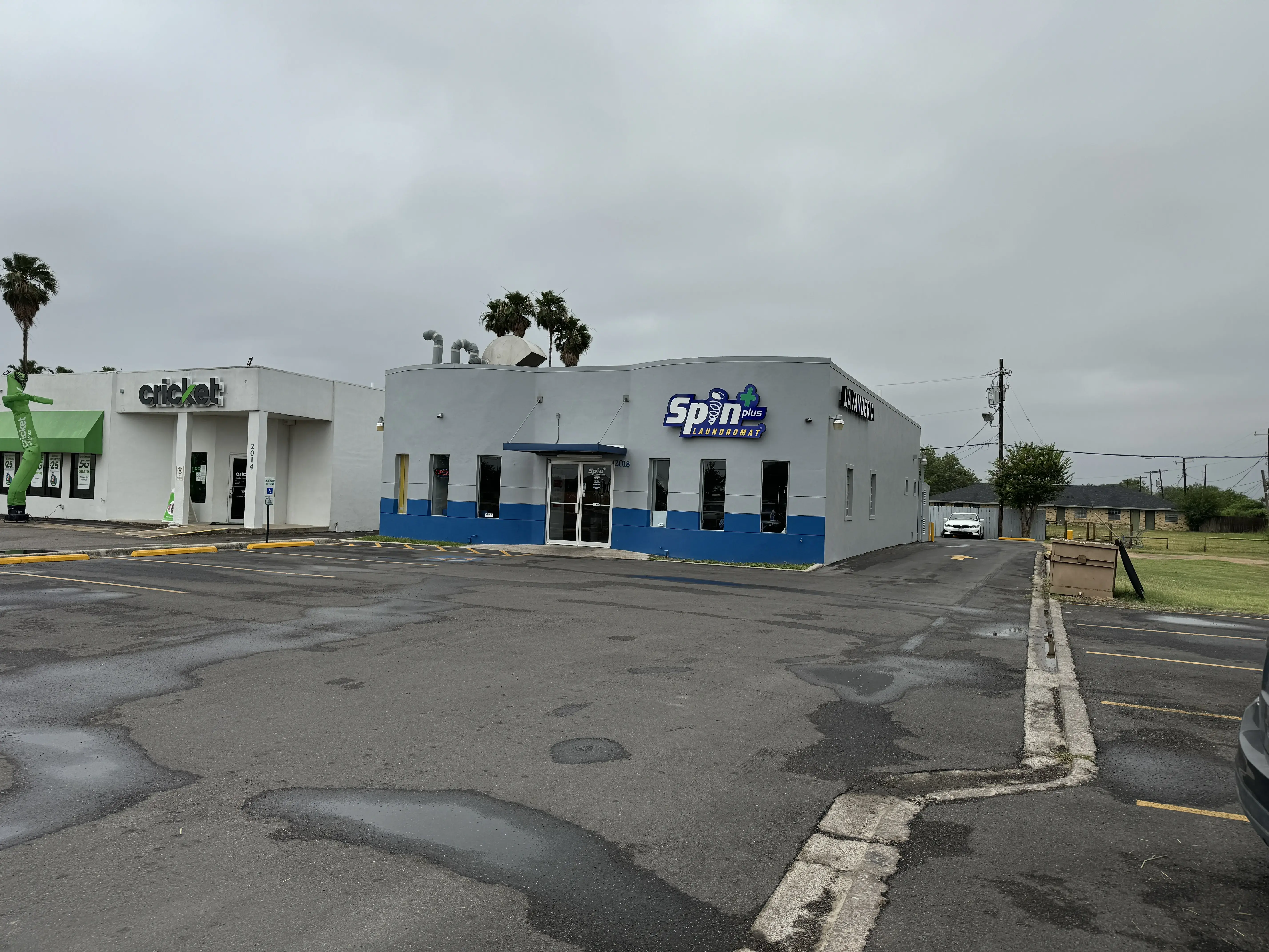 Spin Plus Laundromat - Image 16