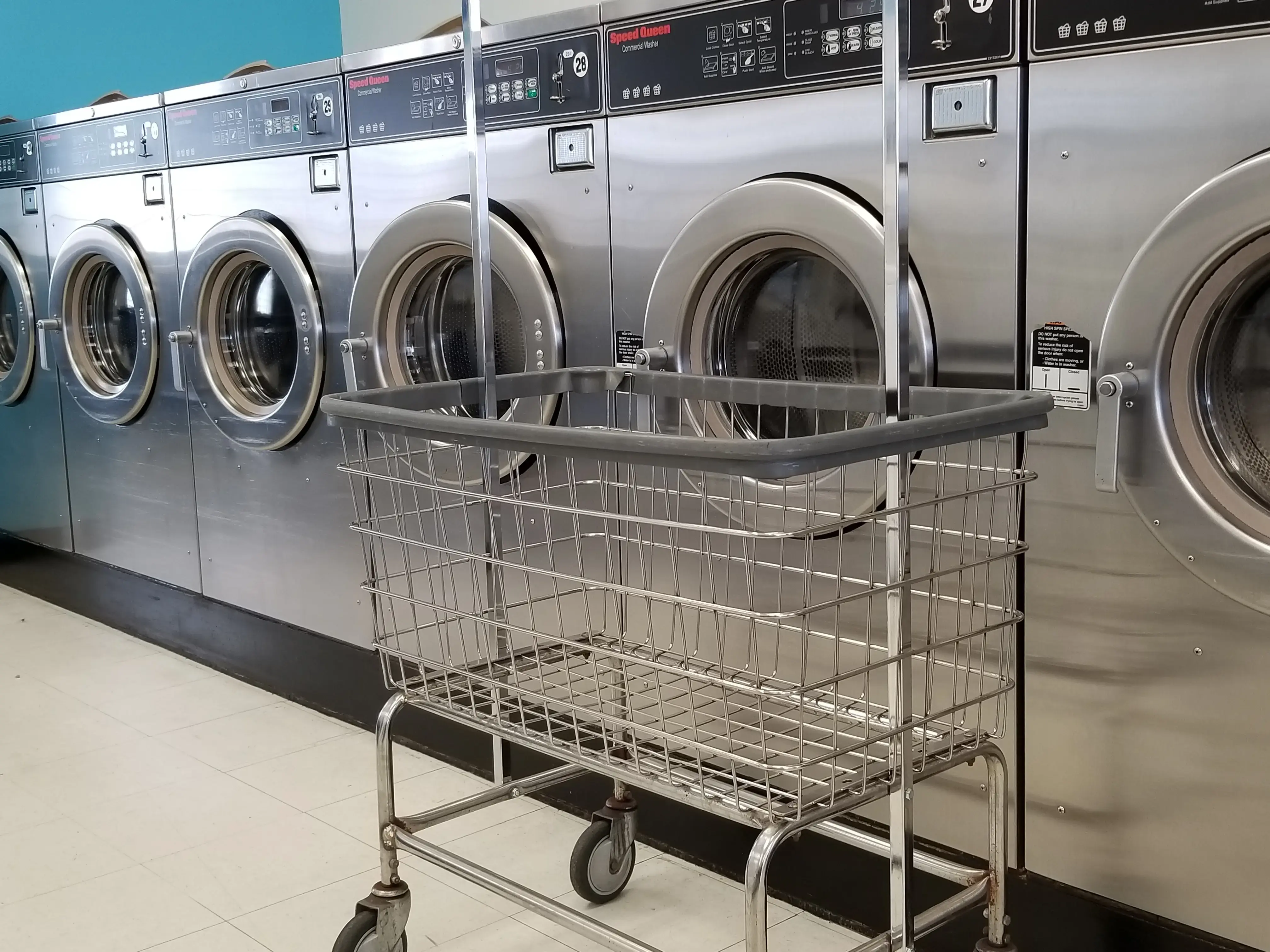 Spin Plus Laundromat - Image 4