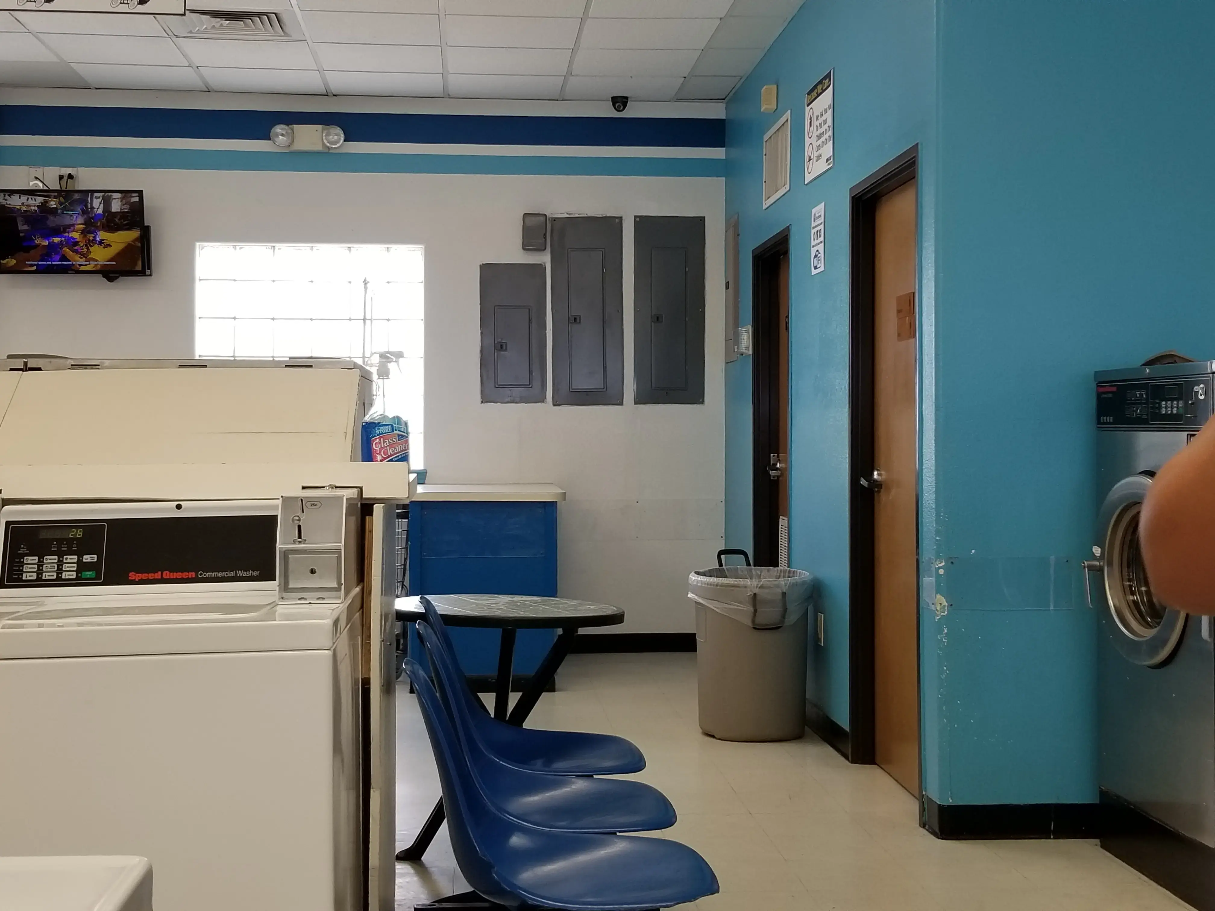Spin Plus Laundromat thumbnail 9