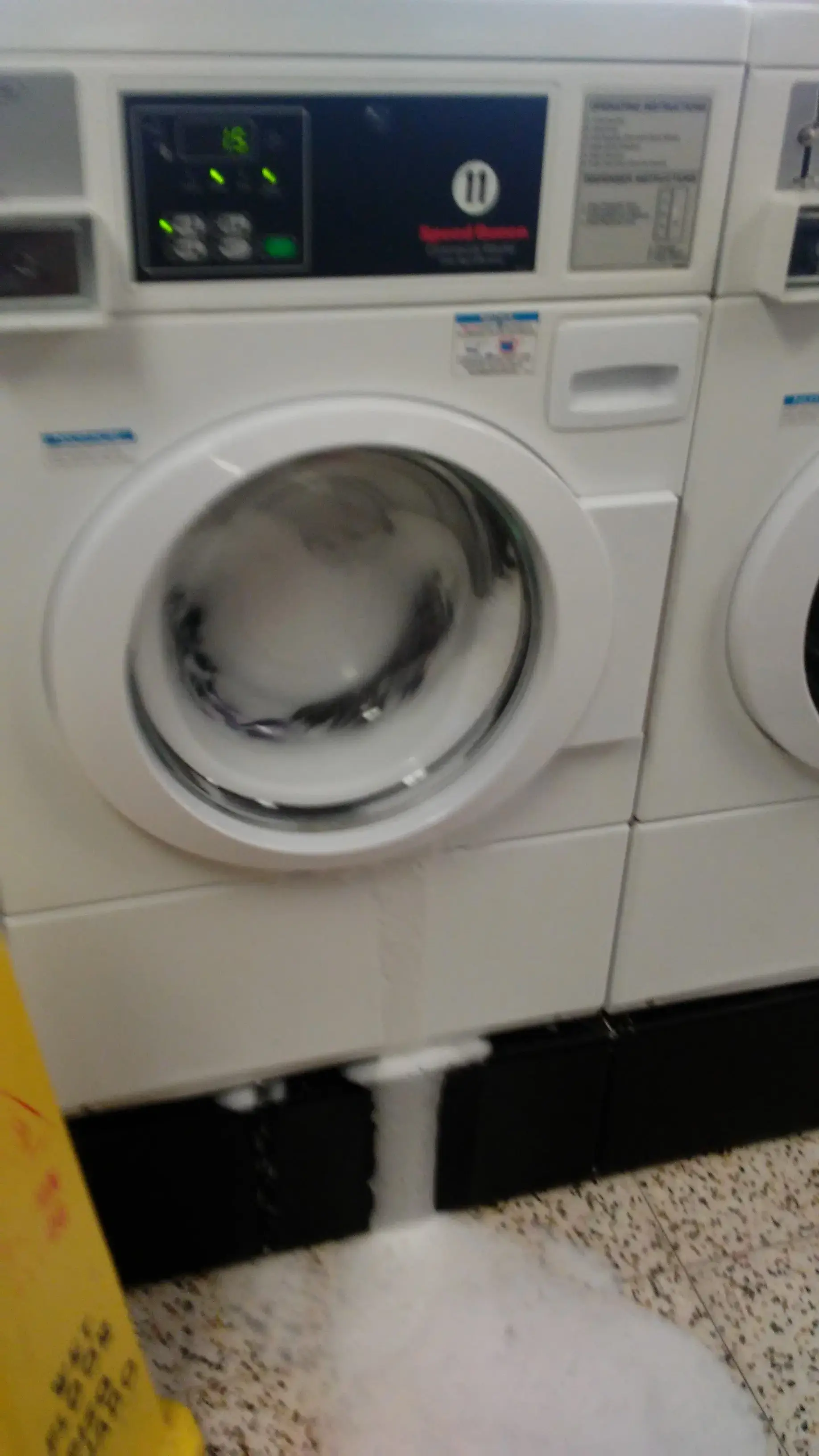 Spin Plus Laundromat - Image 14