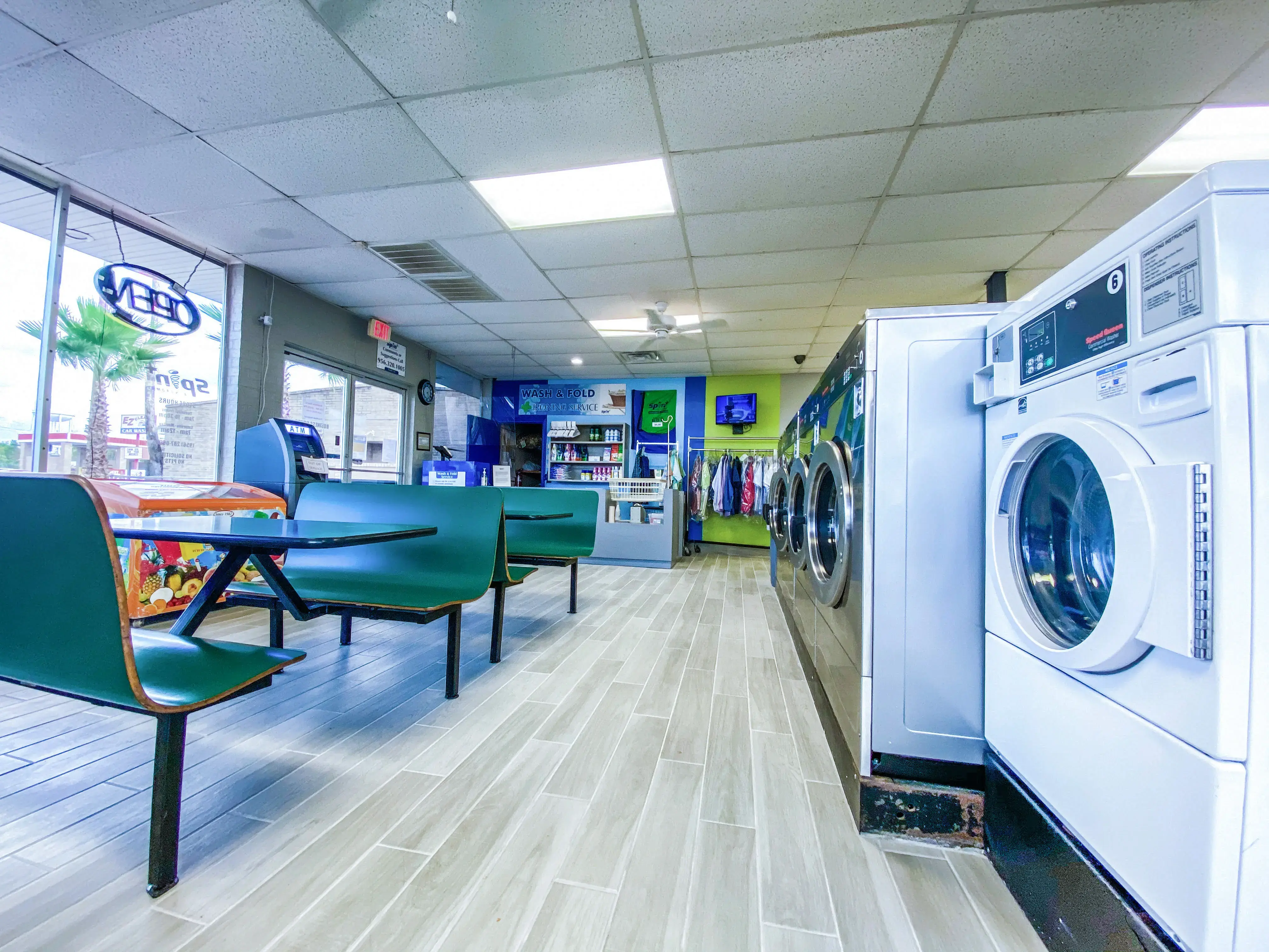 Spin Plus Laundromat - Image 2
